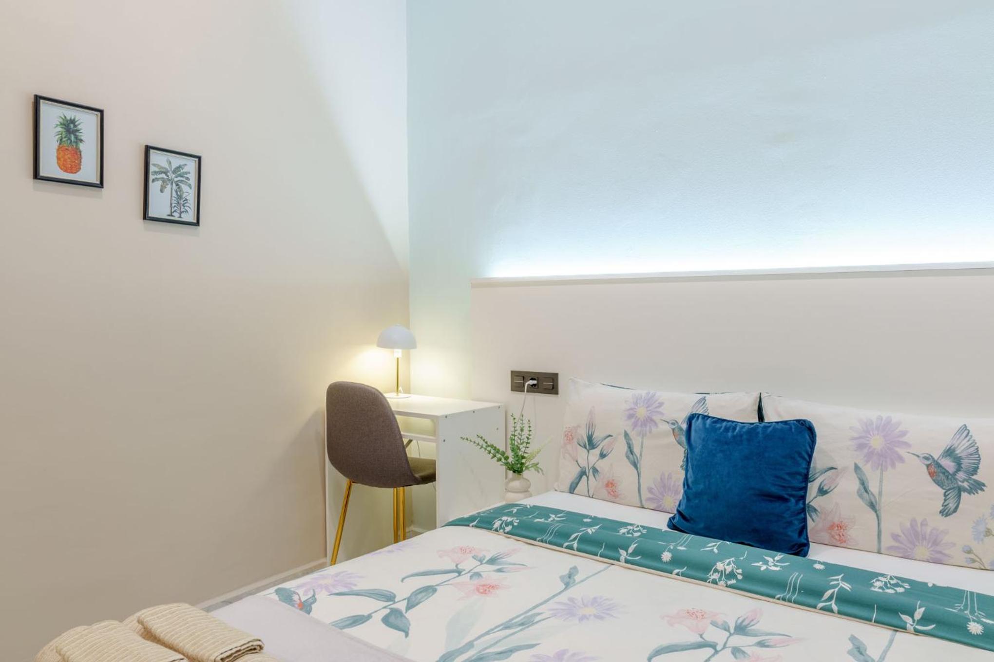 Double Room with Private Bathroom - Photo 4