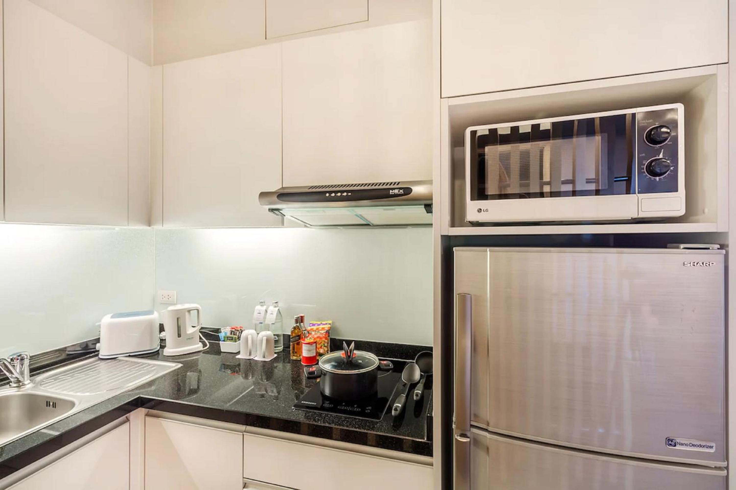 Executive Suite (Lake View)