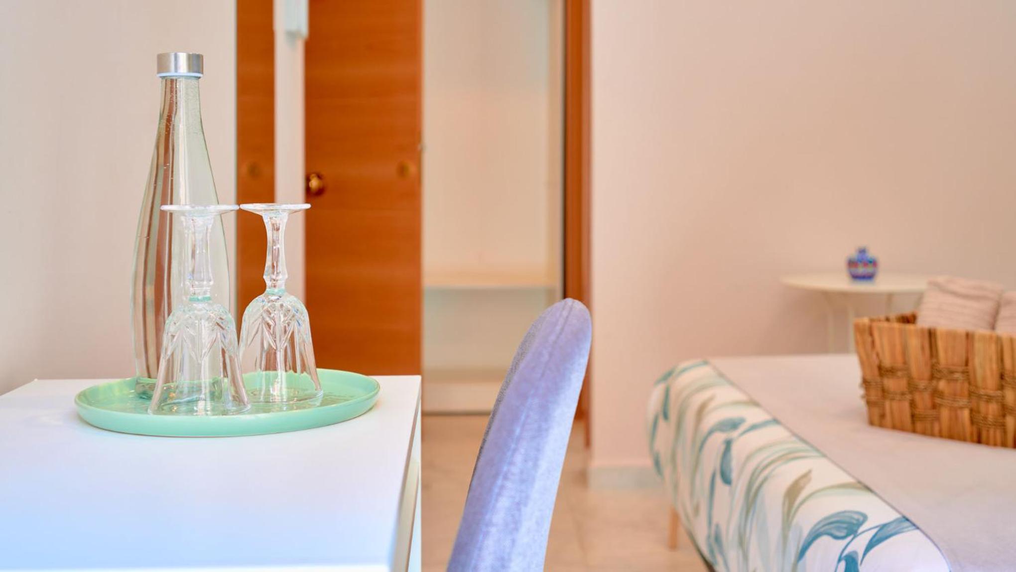 Deluxe Double Room with Balcony - Photo 6