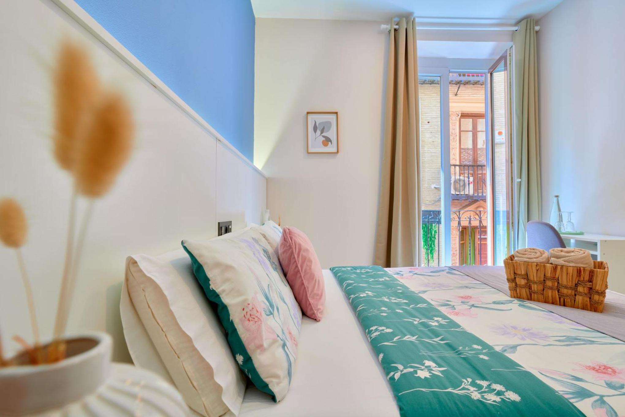 Deluxe Double Room with Balcony - Photo 1