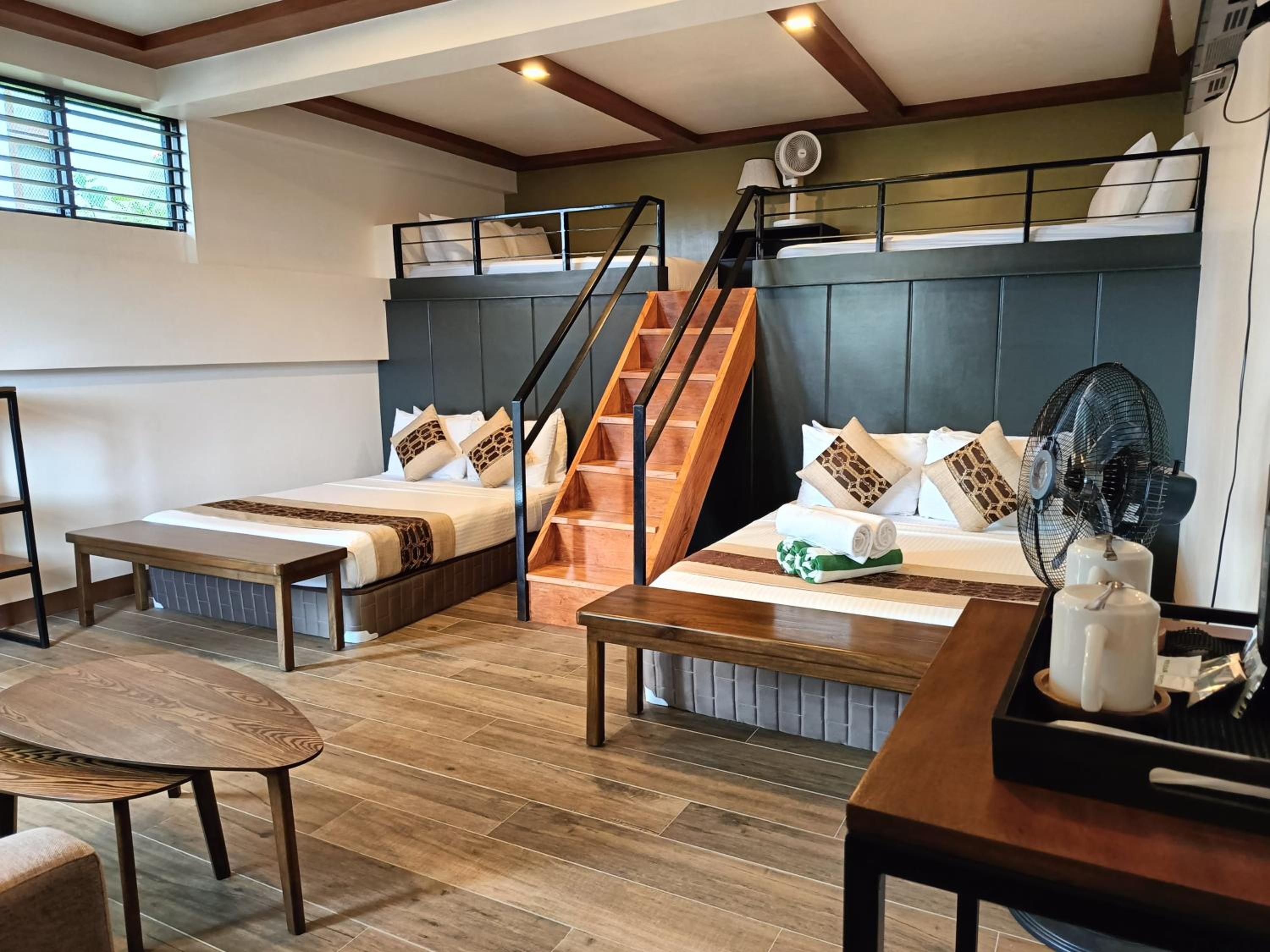 Family Room - Photo 3