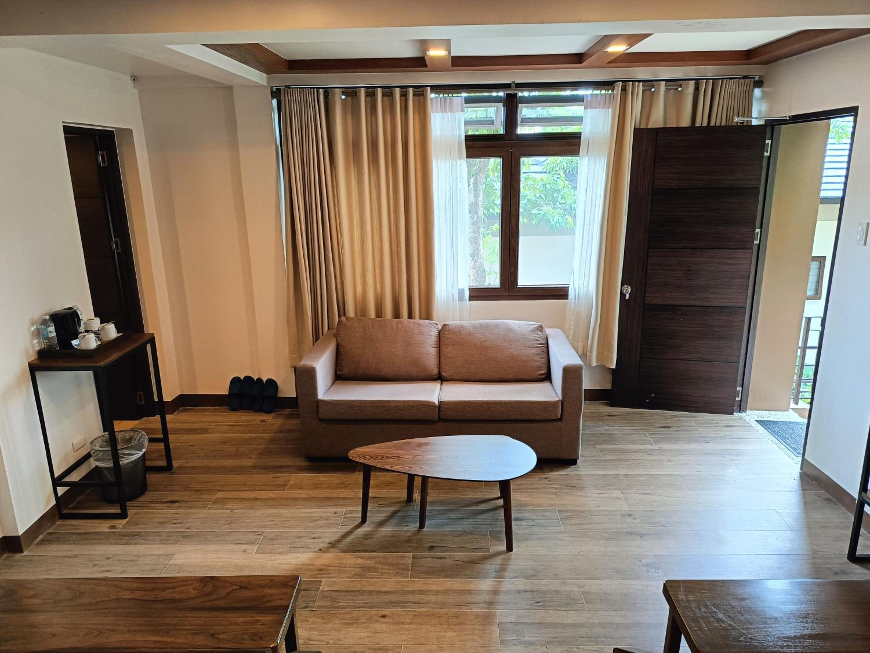 Family Room - Photo 6