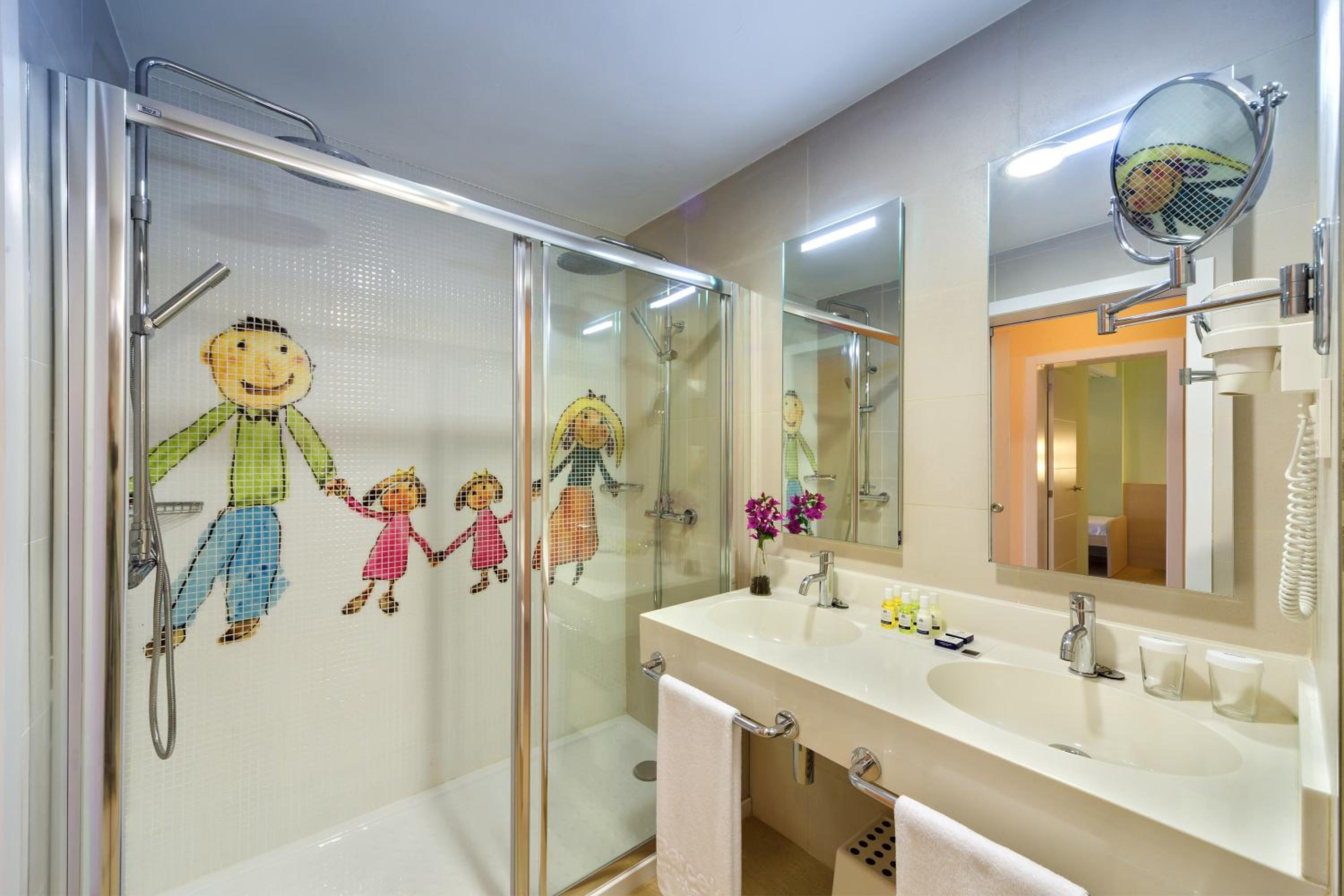 Experience fun and comfort in our family-friendly bathroom!