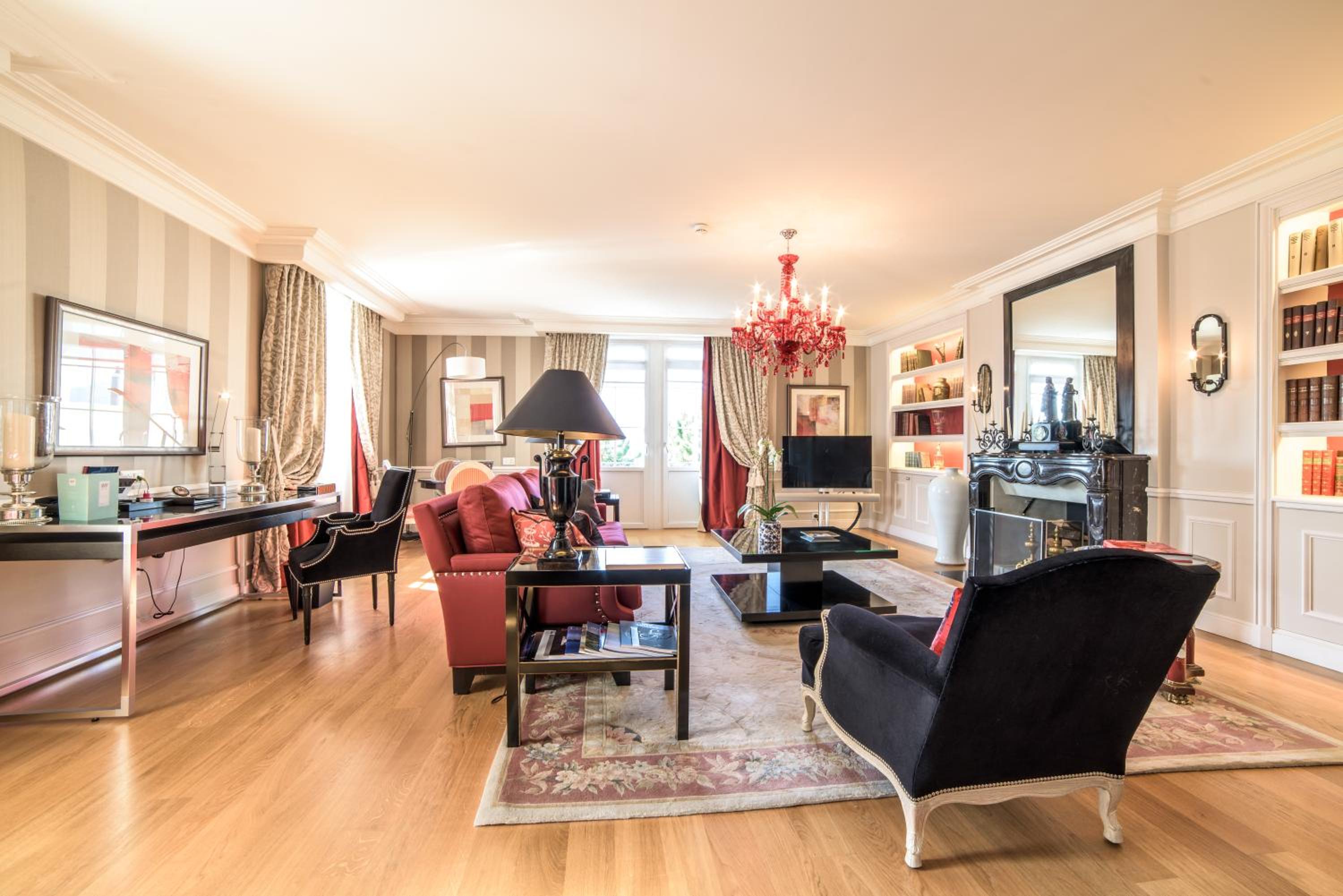 Suite with Lake View - Photo 4