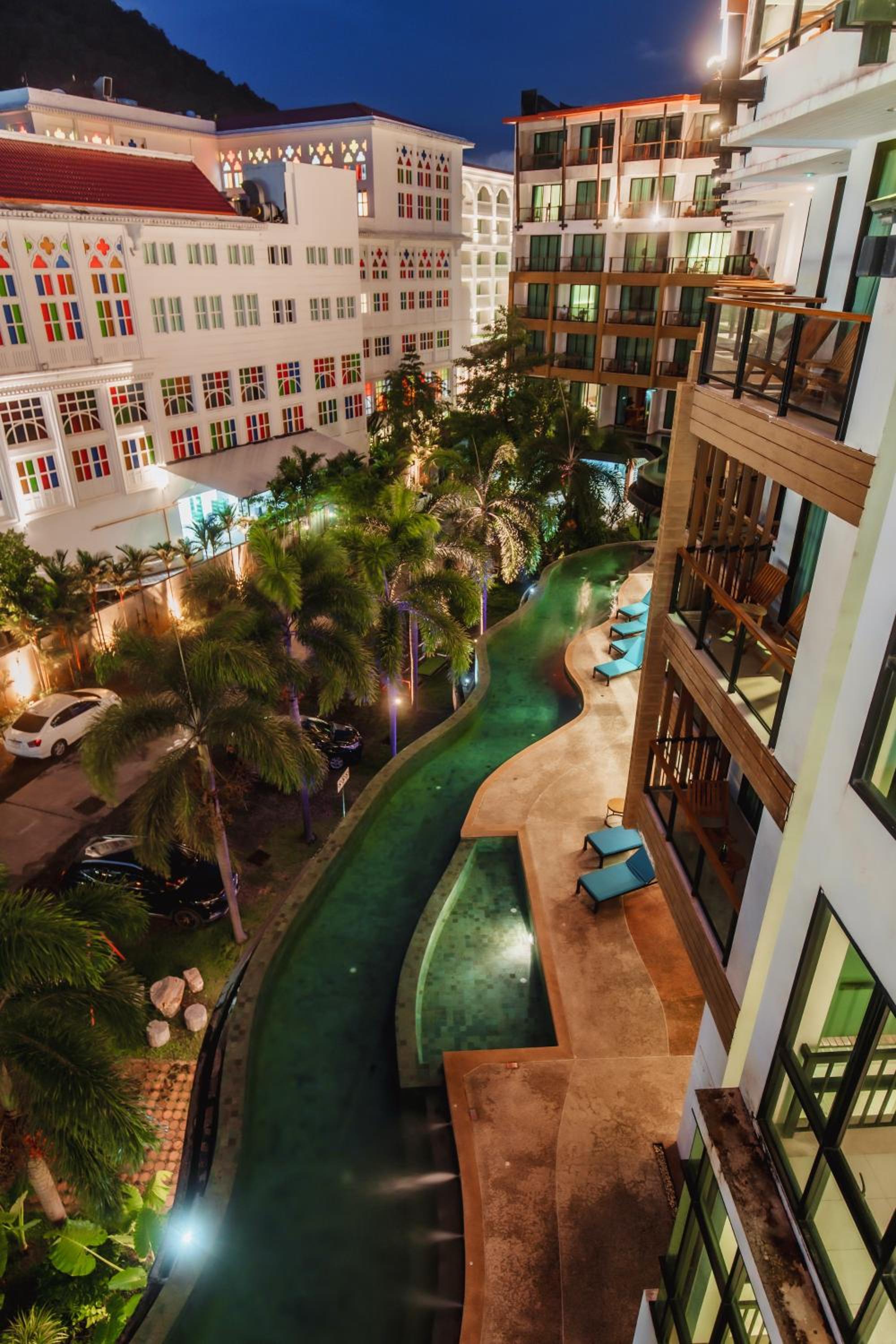 Executive King Room - Pool View