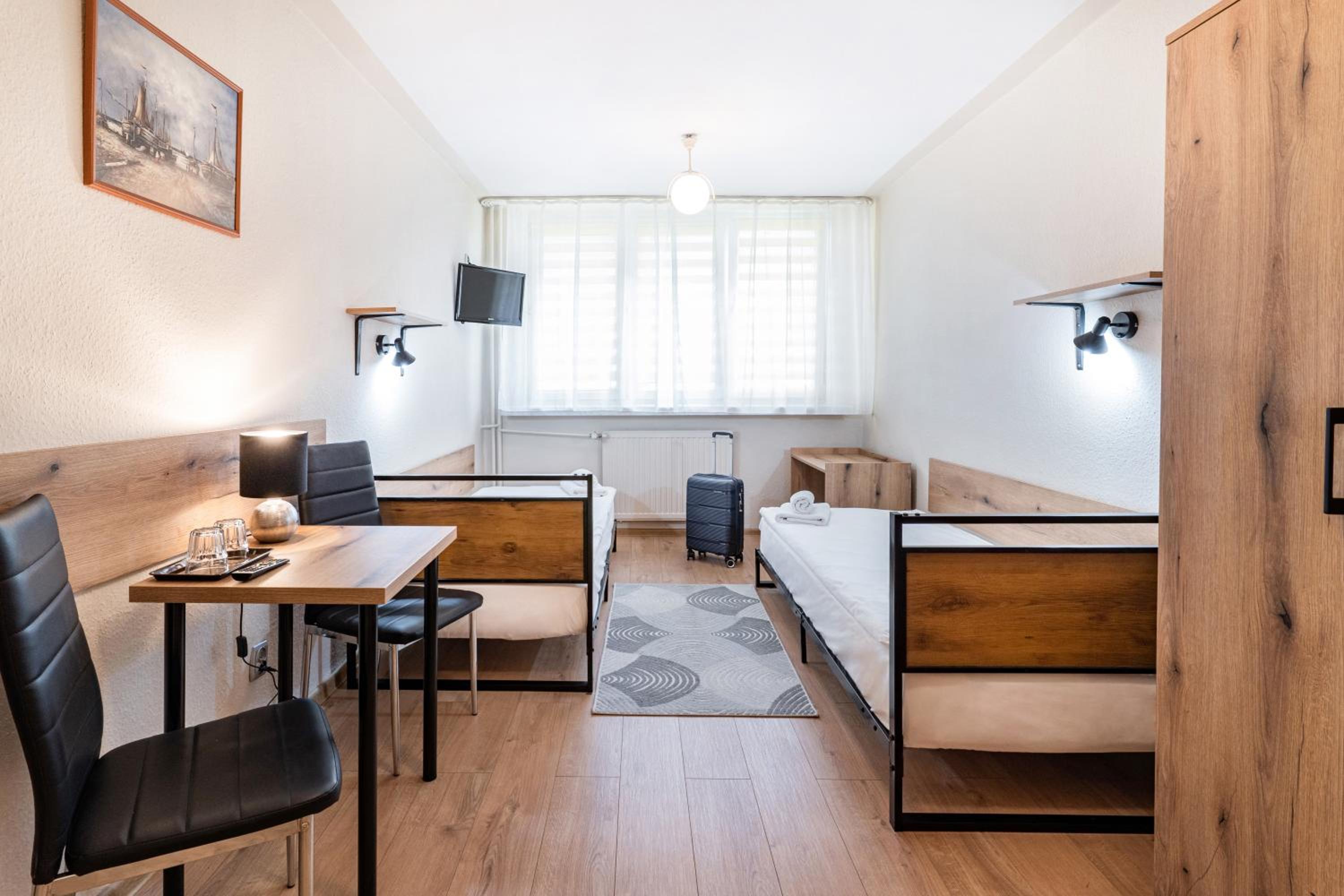 Double Room - Photo 5