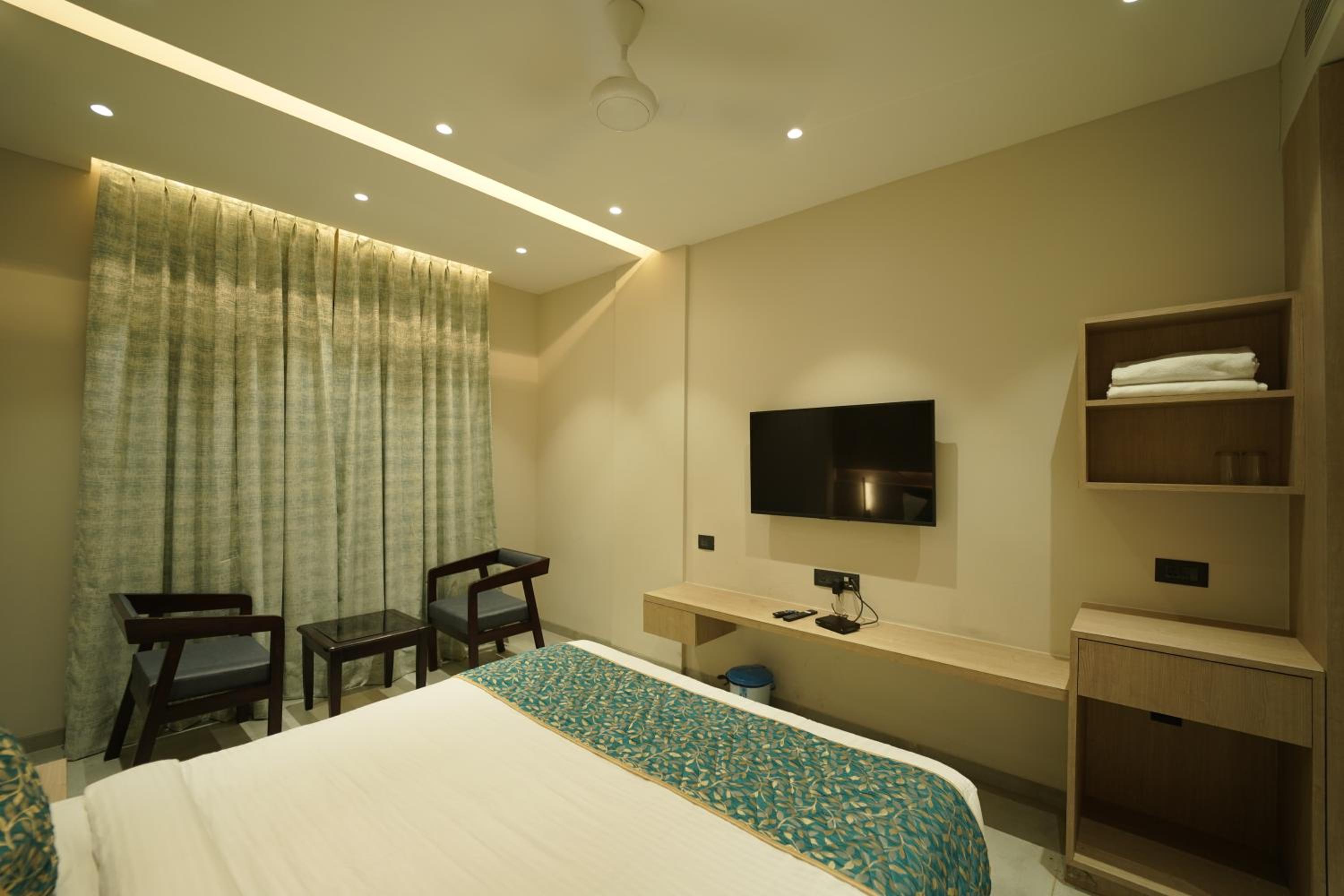 Deluxe Double Room photo 2