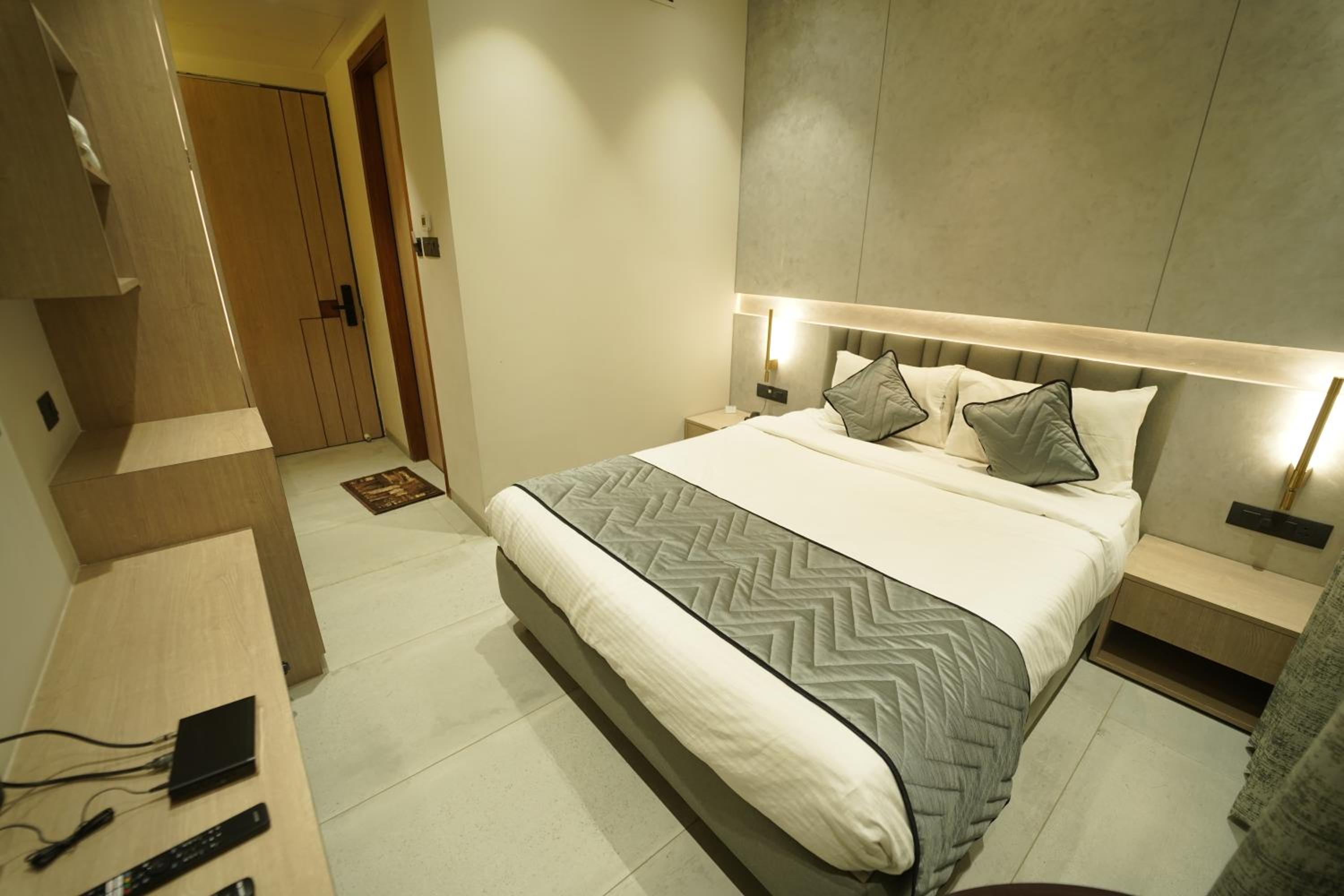 Standard Double Room photo 2