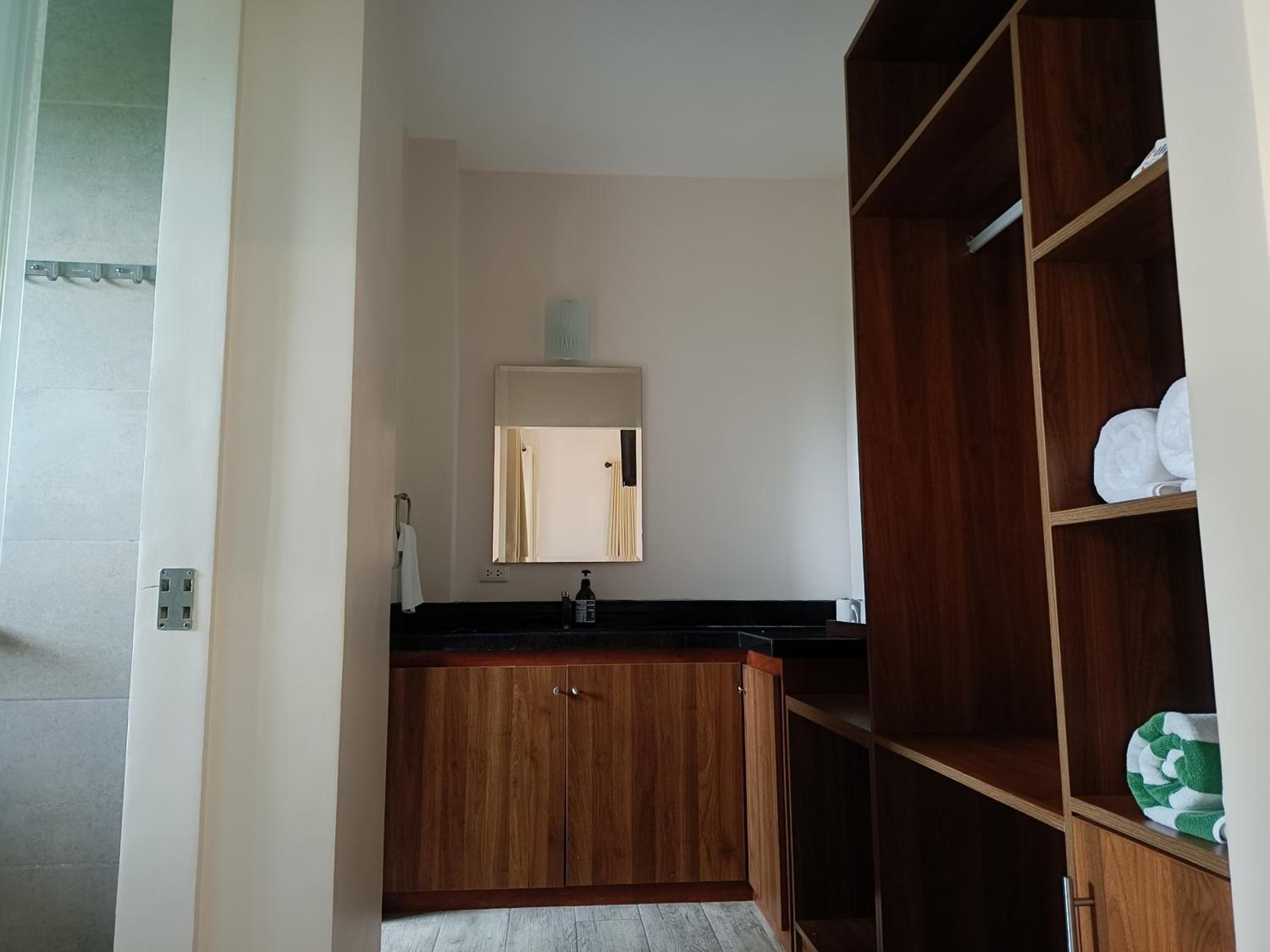 Deluxe Room - Photo 9