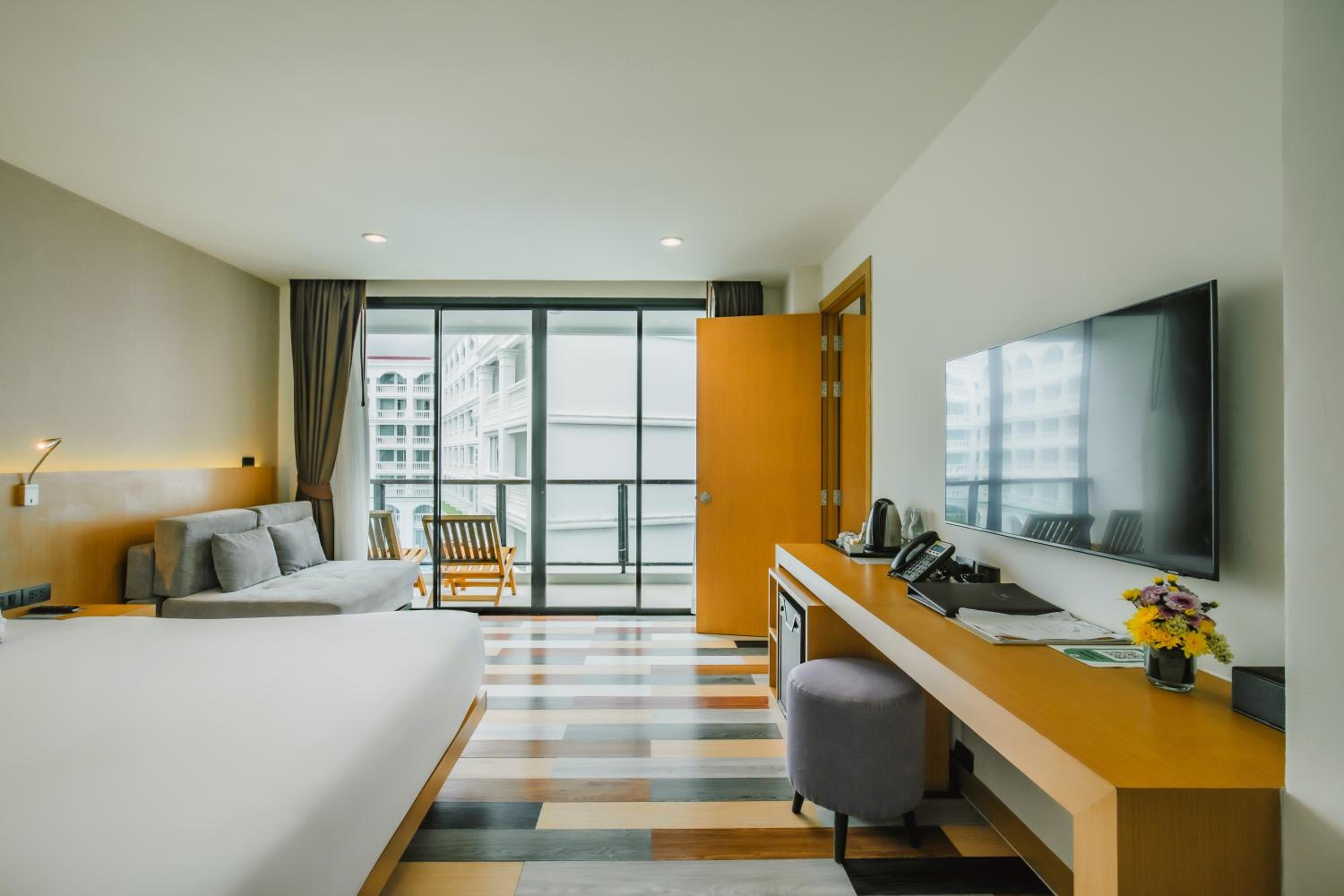 Connecting Rooms - City View