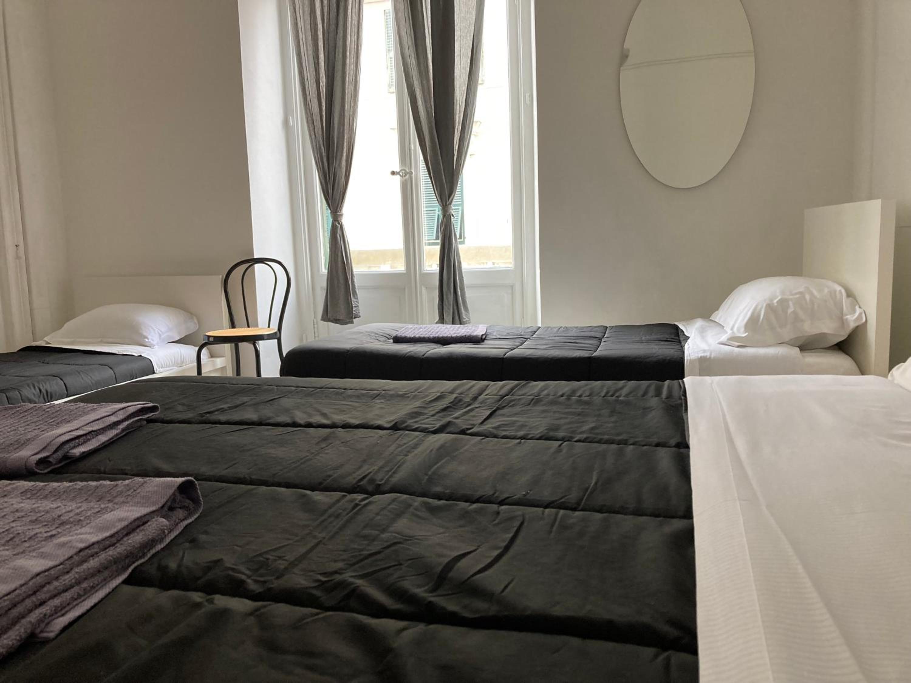 Premium Quadruple Room - Photo 17