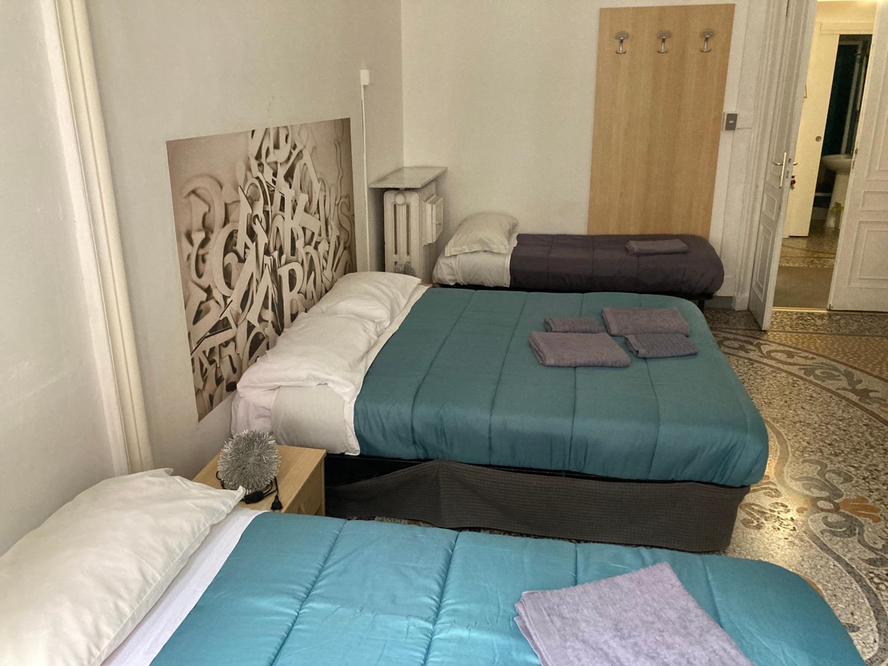 Premium Quadruple Room - Photo 4