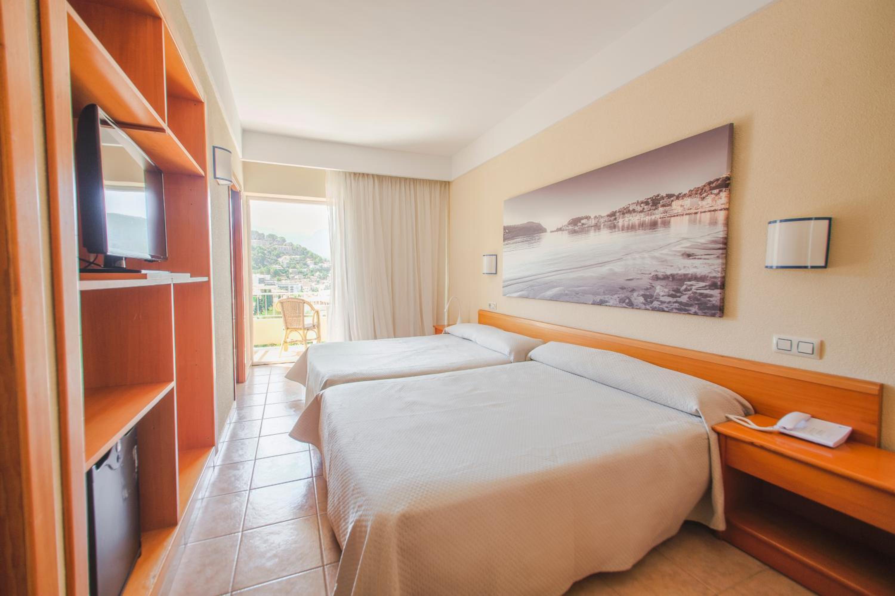 Superior Twin Room - Photo 1