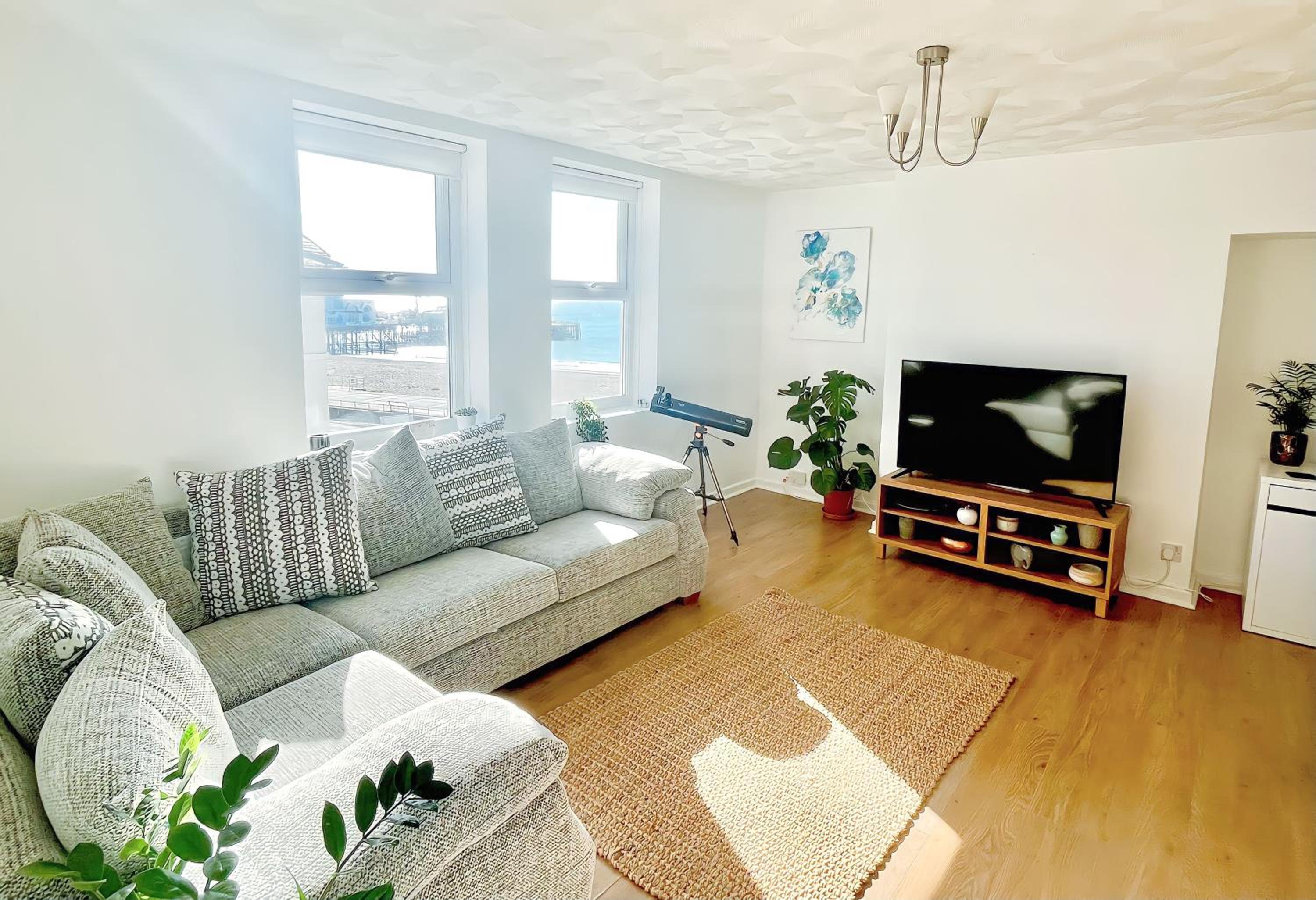 One-Bedroom Apartment photo 1