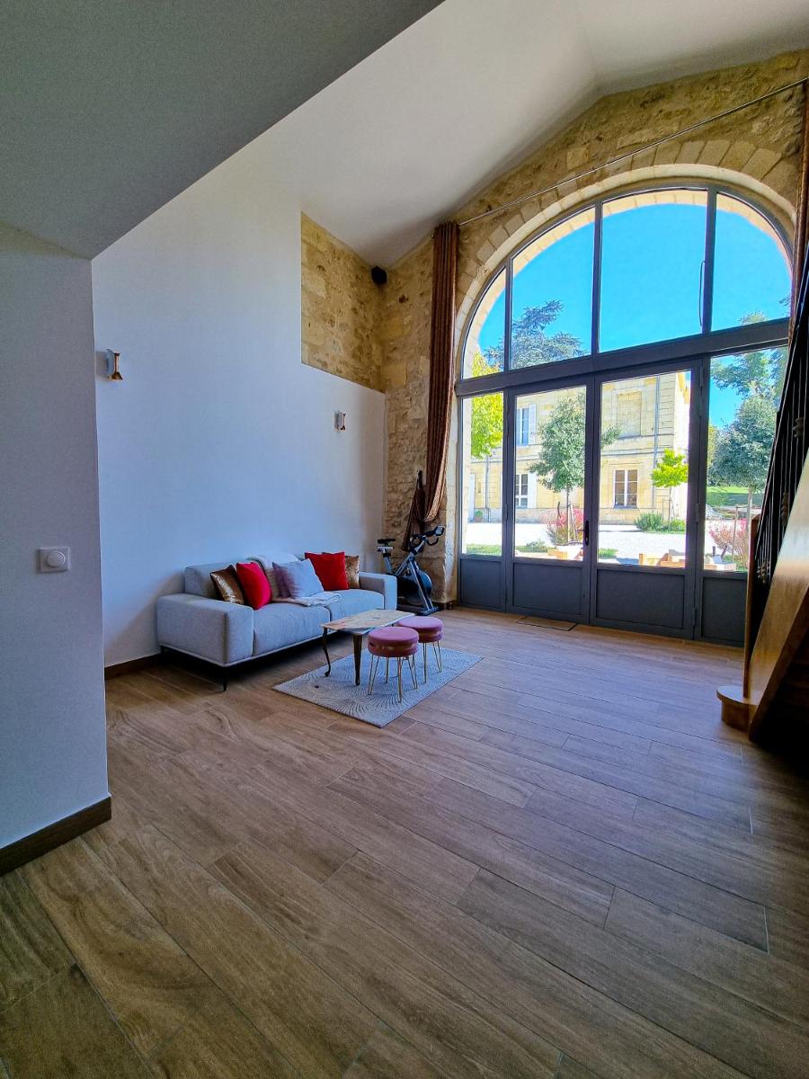 Deluxe Double Room with Shower - Photo 4