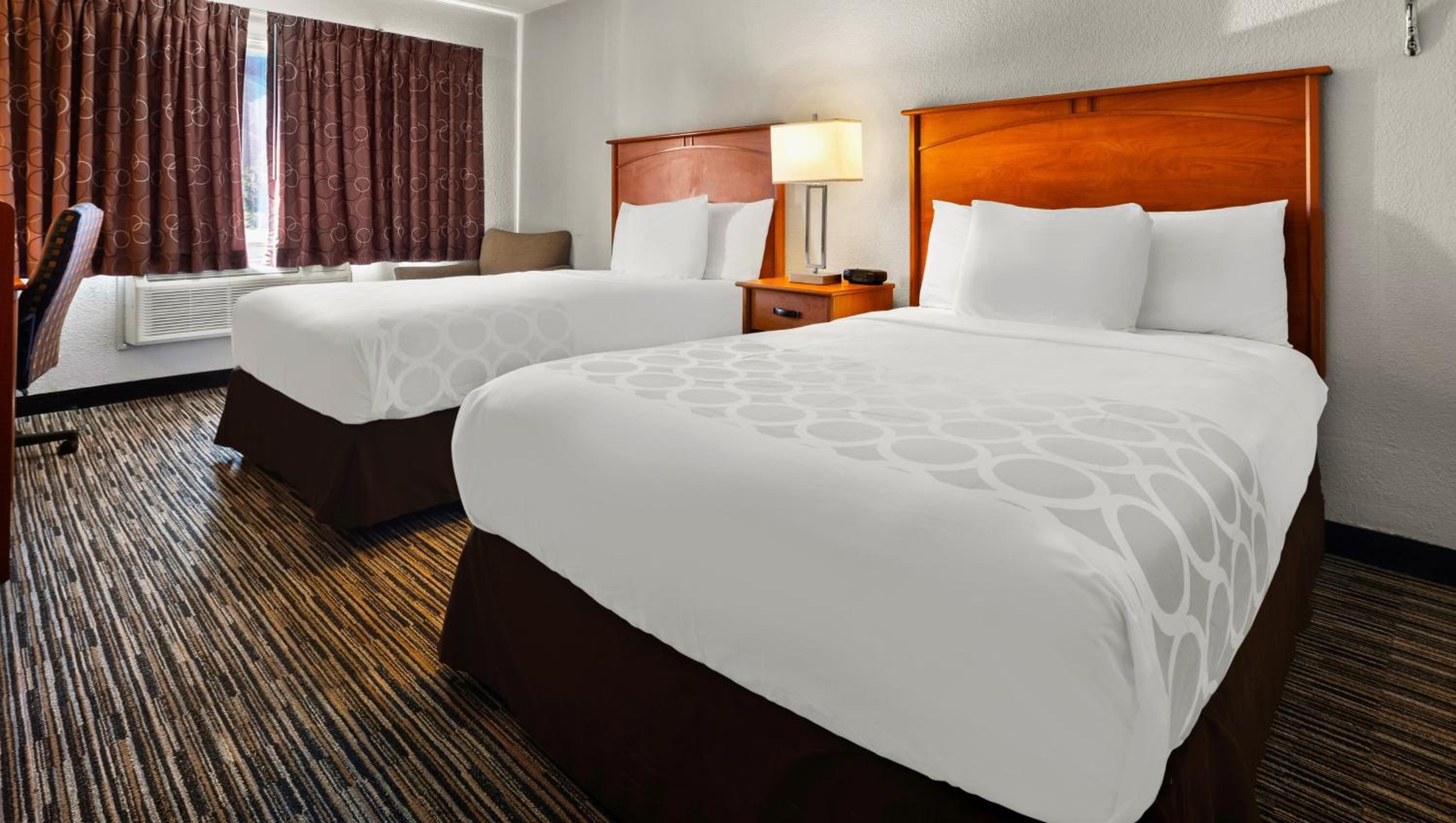 Double Room with Two Double Beds - Non-Smoking - Photo 8