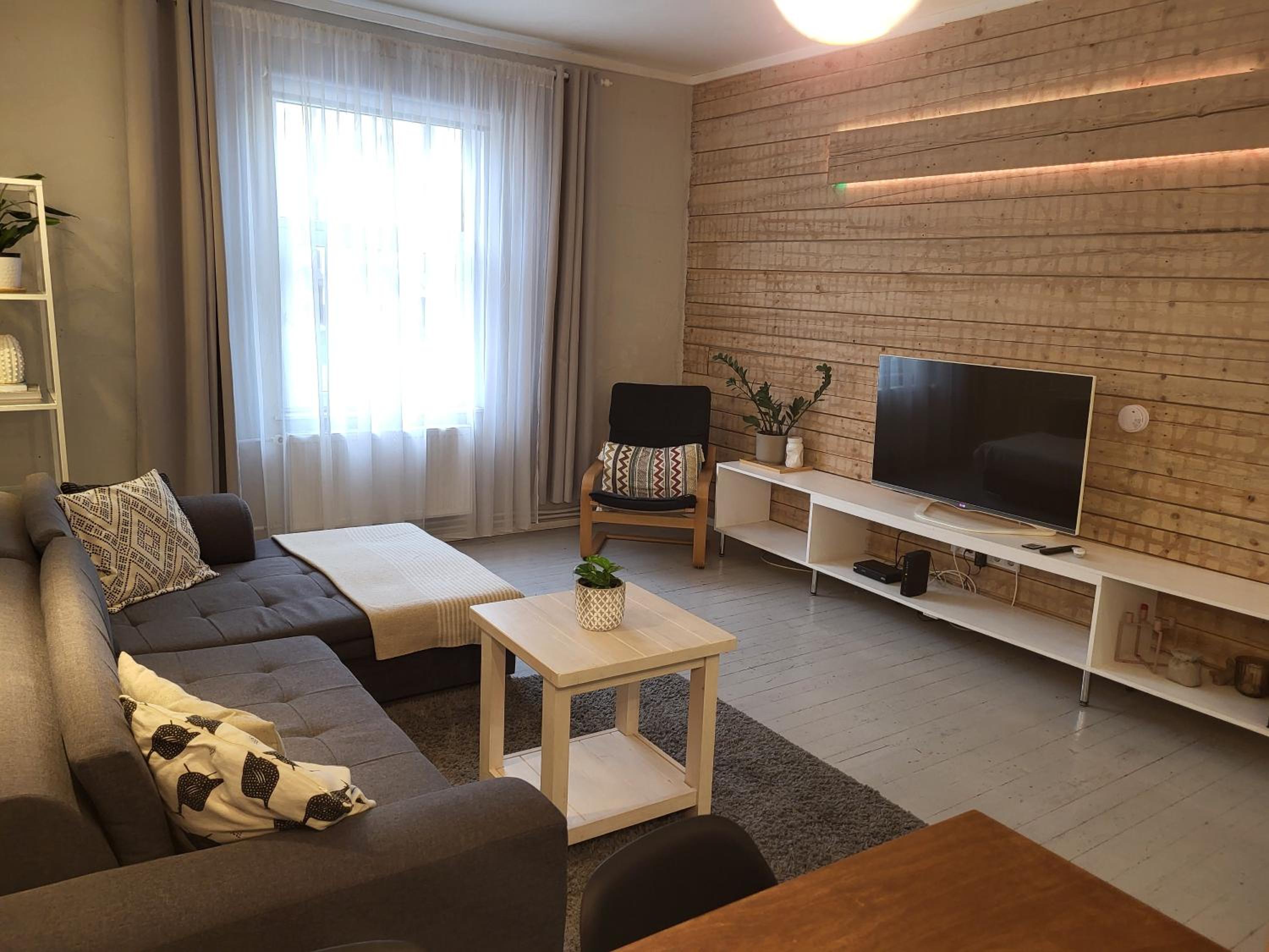 One-Bedroom Apartment - Photo 6