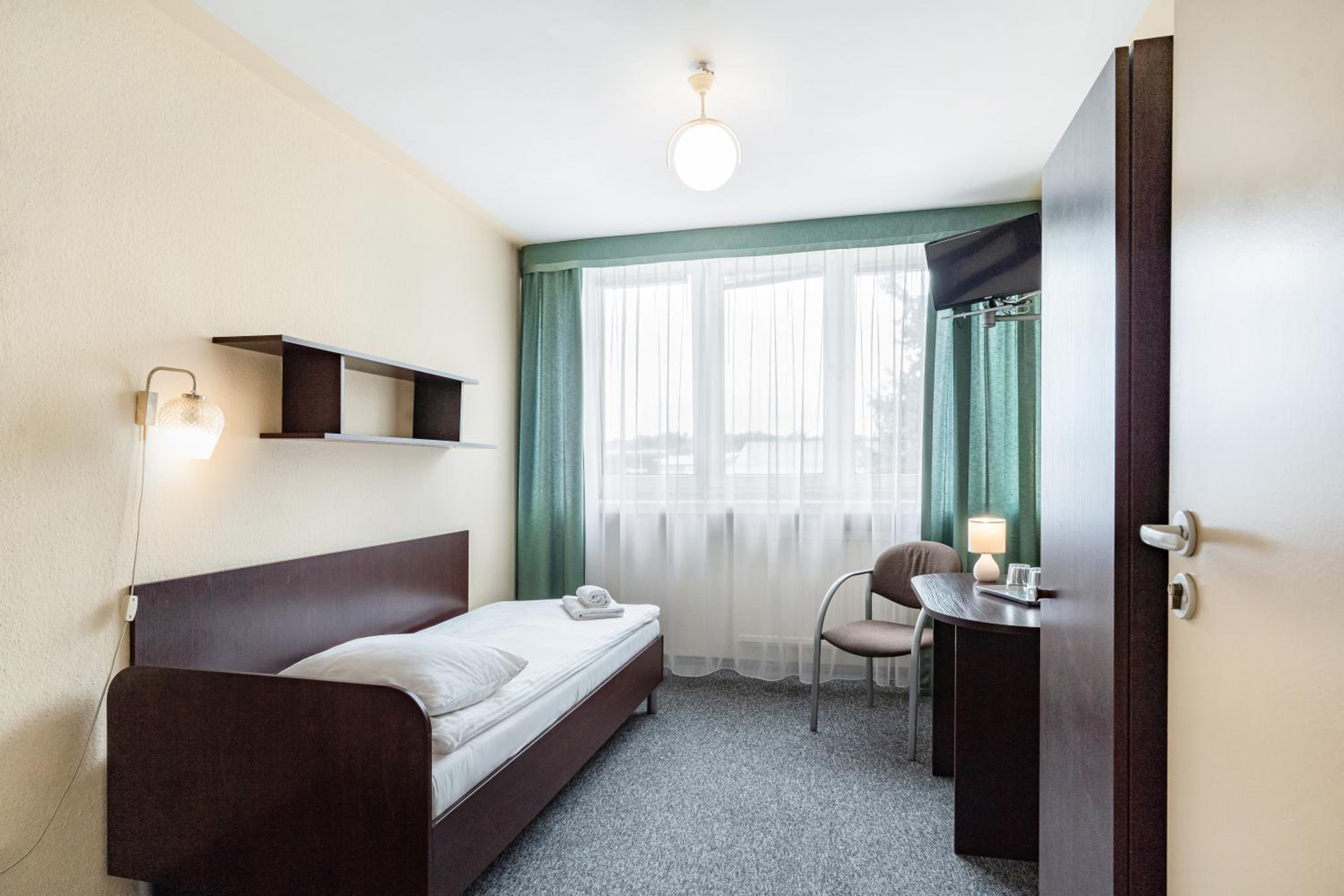 Single Room with Shared Bathroom