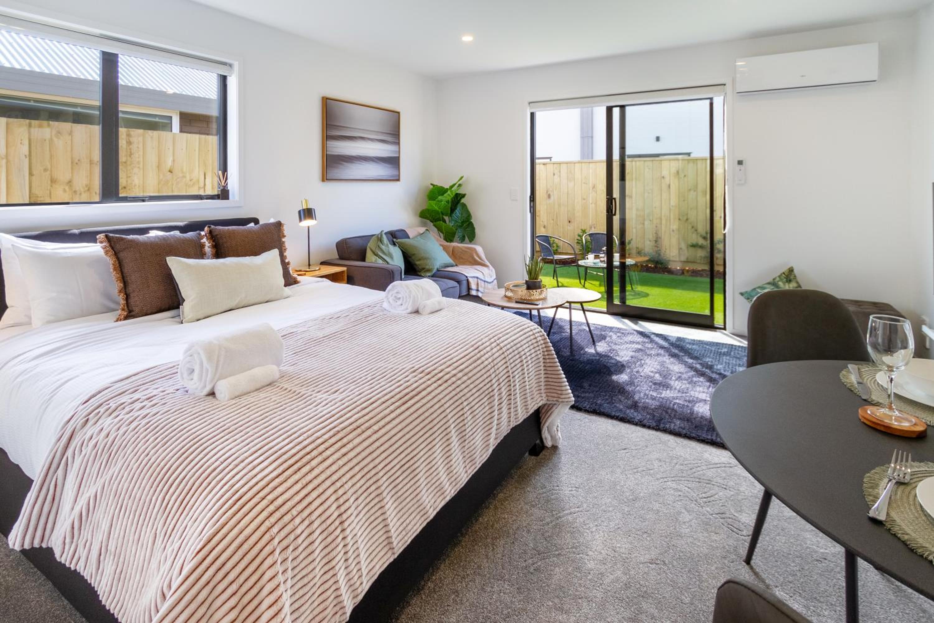 Studio Apartment photo 1