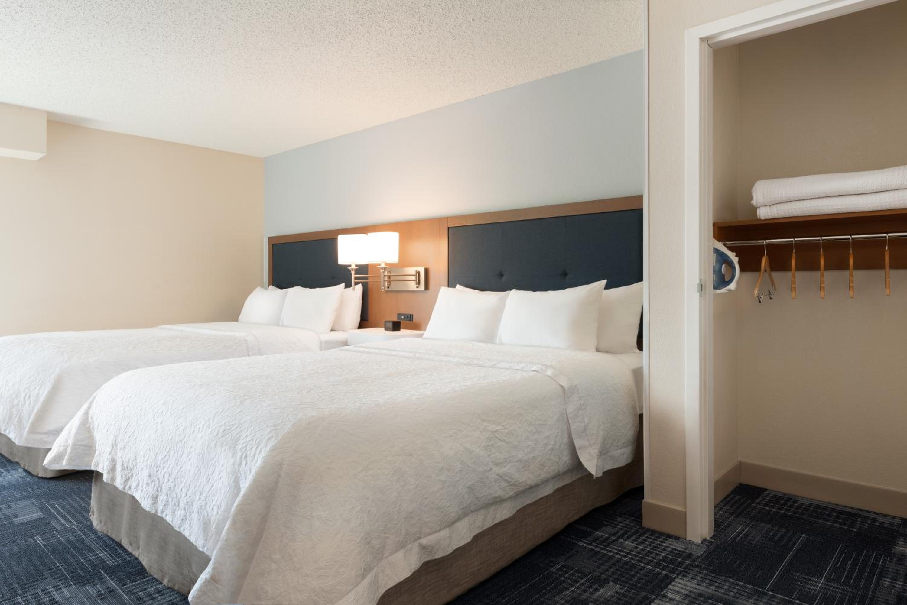 Room with Two Queen Beds - Non-Smoking - Photo 1