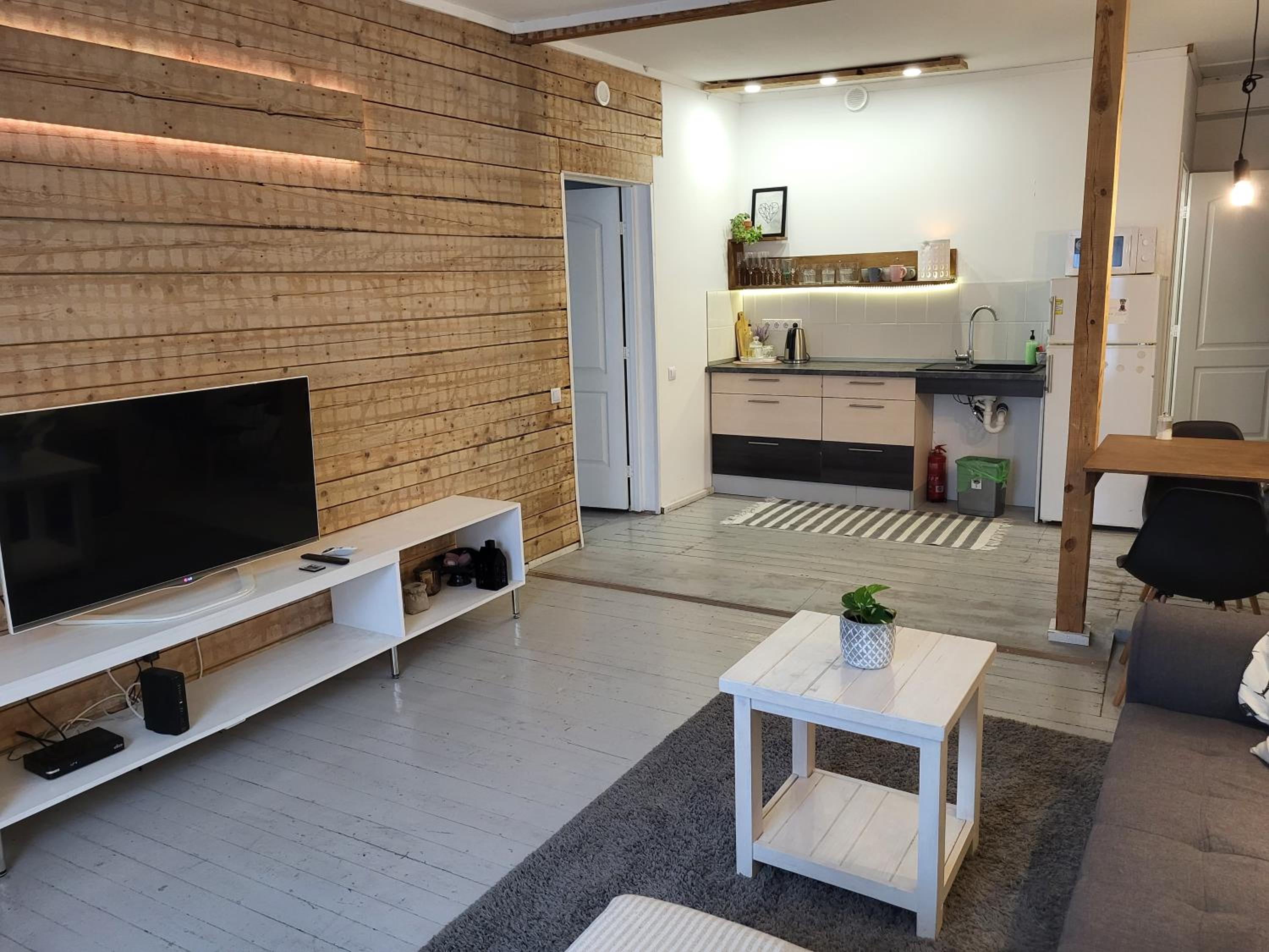 One-Bedroom Apartment - Photo 5