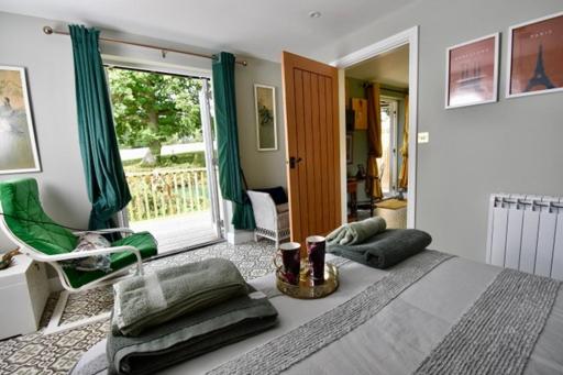 One-Bedroom House photo 1