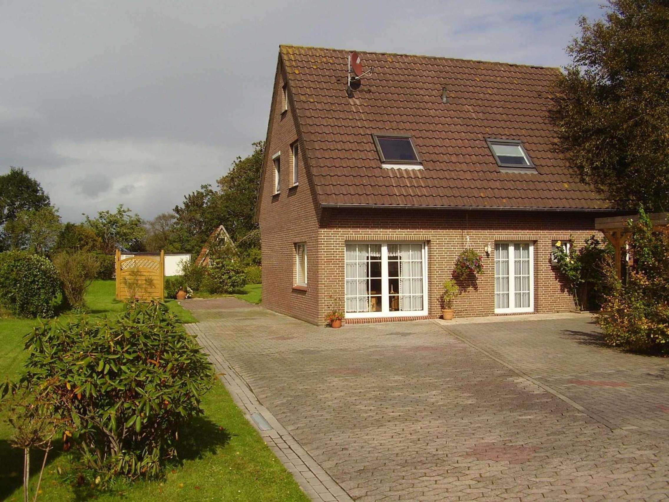 Two-Bedroom House photo 2