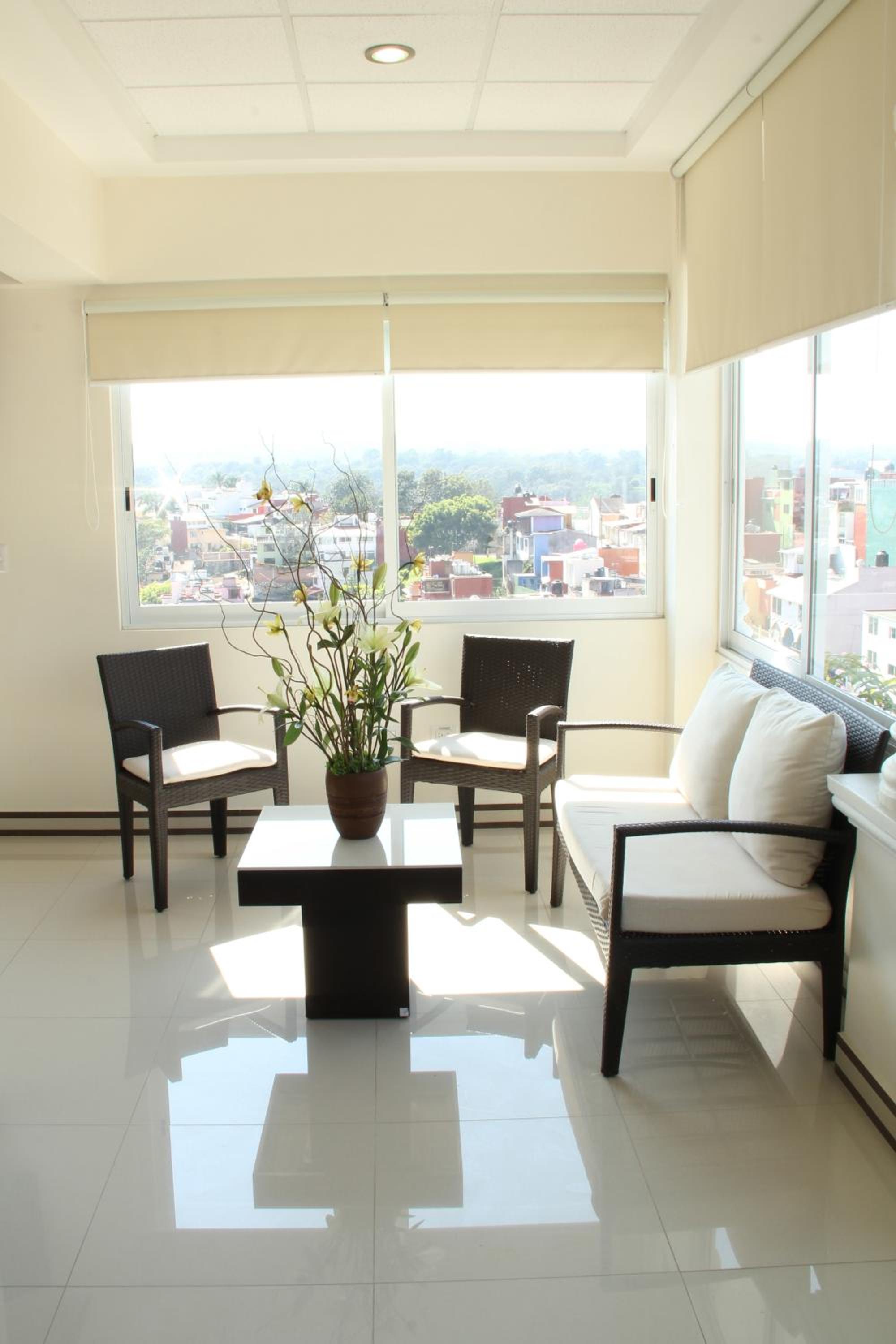 King Suite with Spa Bath - Photo 9