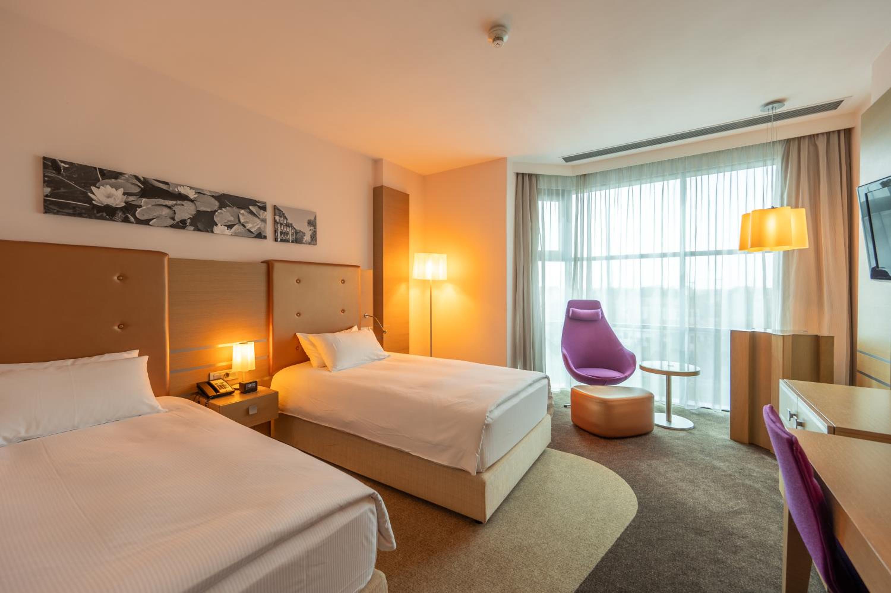 Twin Room - Photo 1