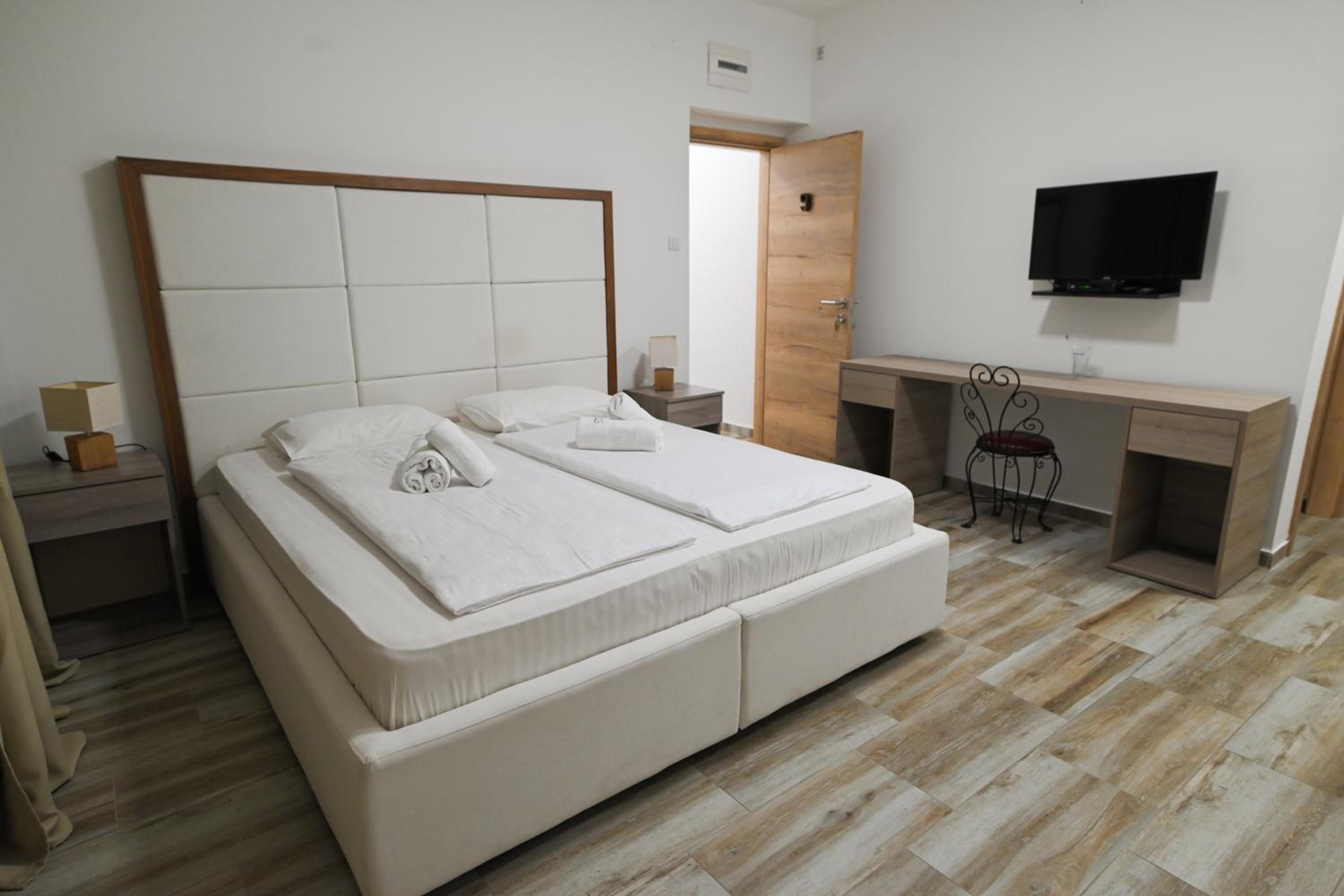 Deluxe Double Room photo 3
