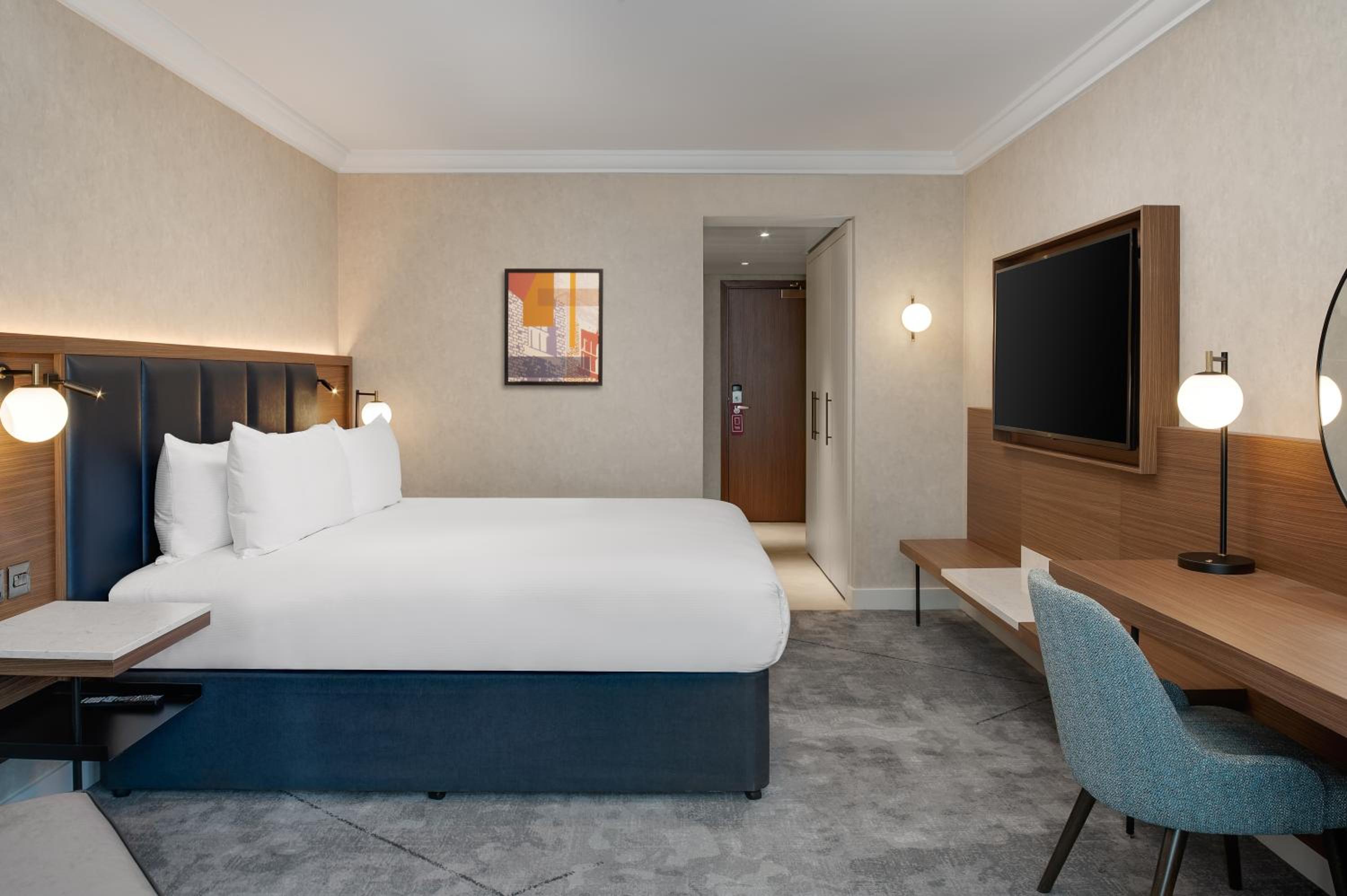 Executive King Room with Interior View
