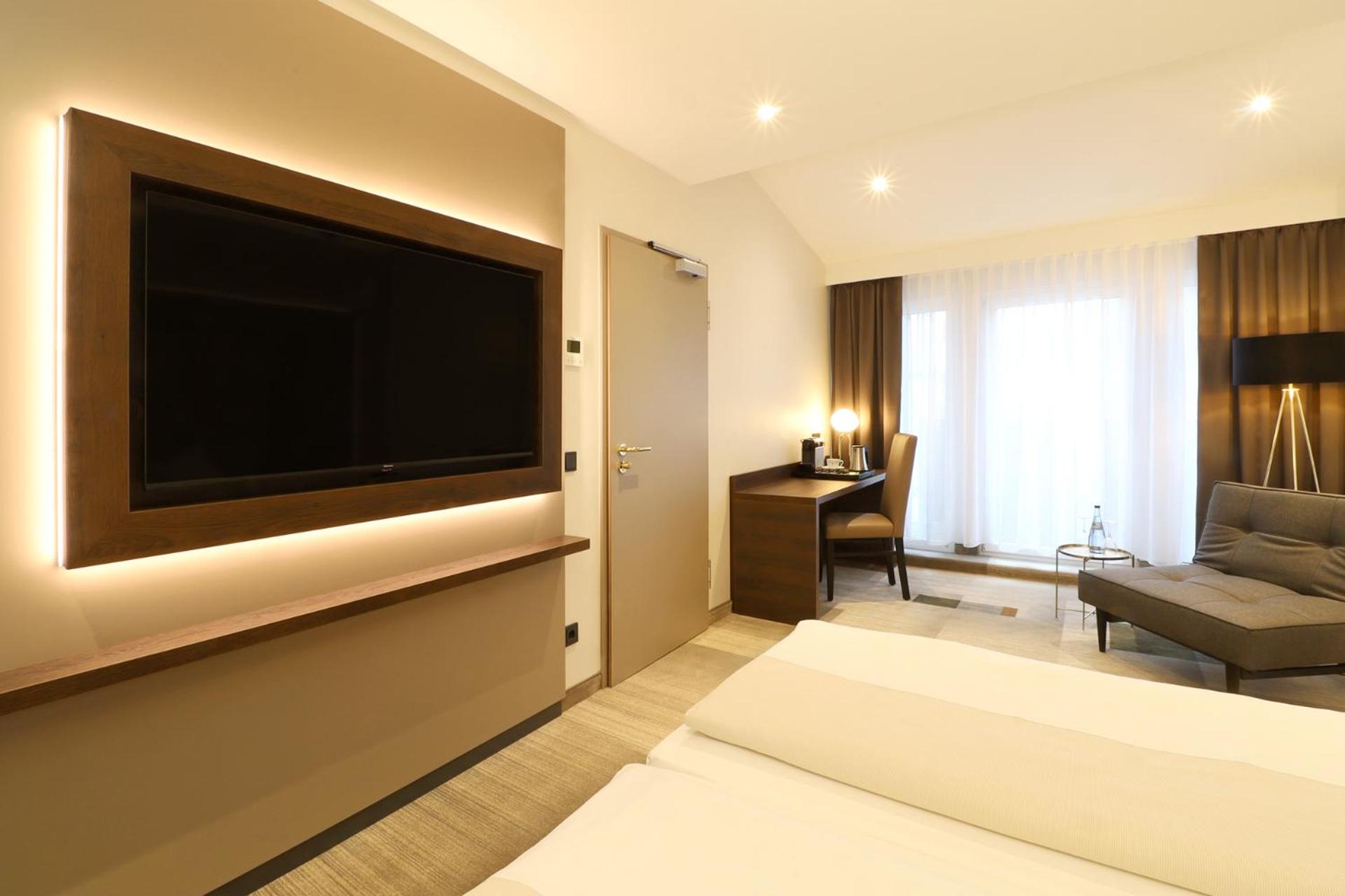 Deluxe King Room photo 3