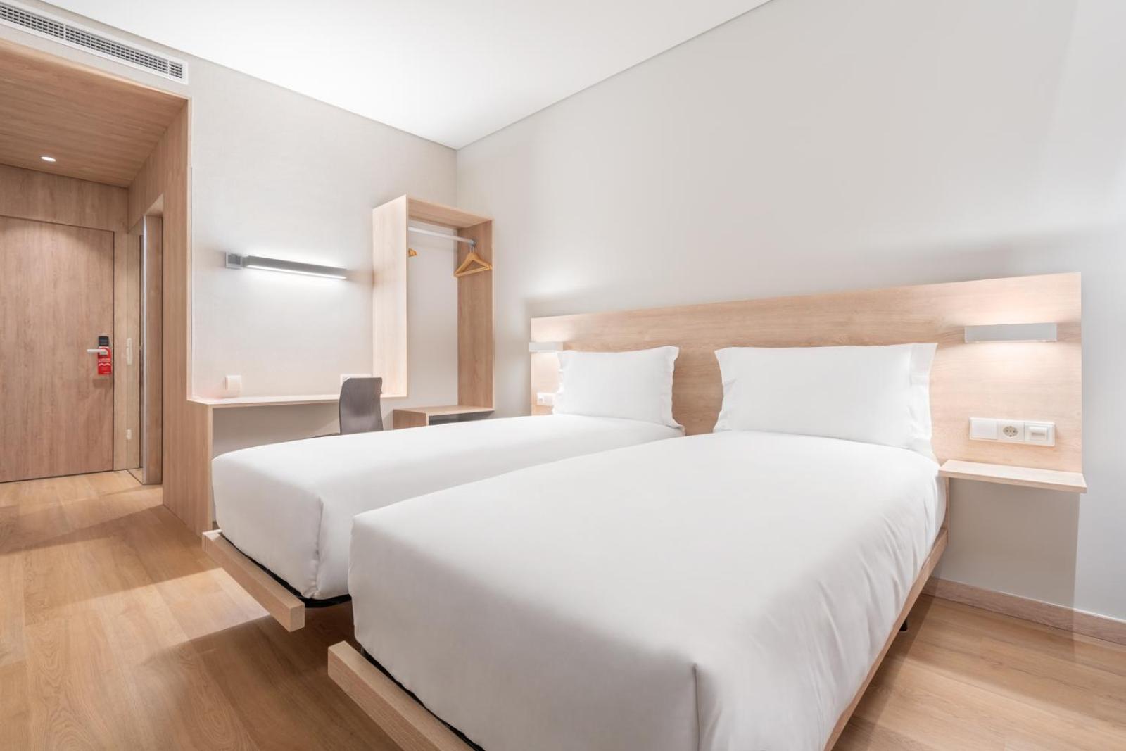 Twin Room - Photo 1