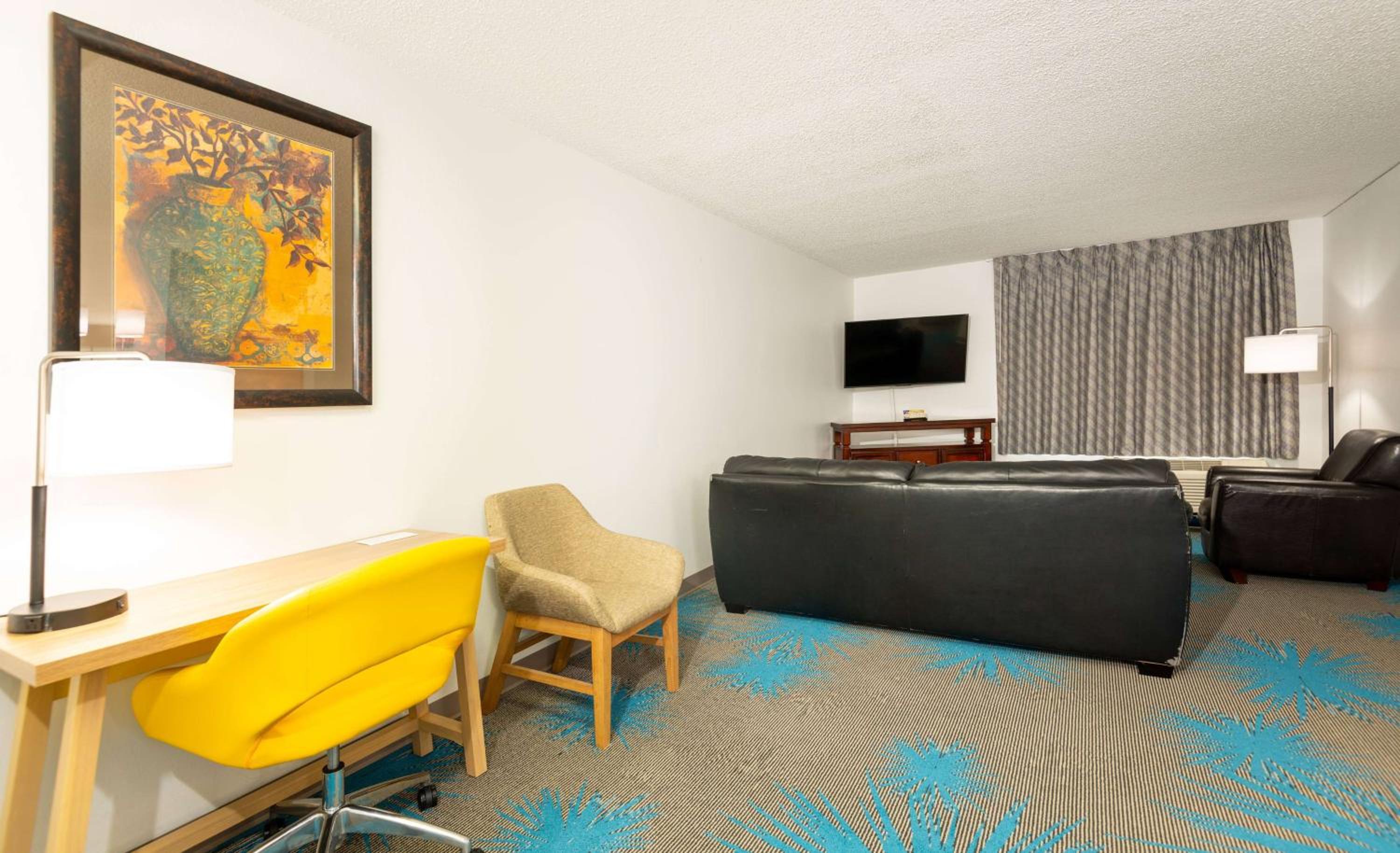 King Studio Suite - Non-Smoking