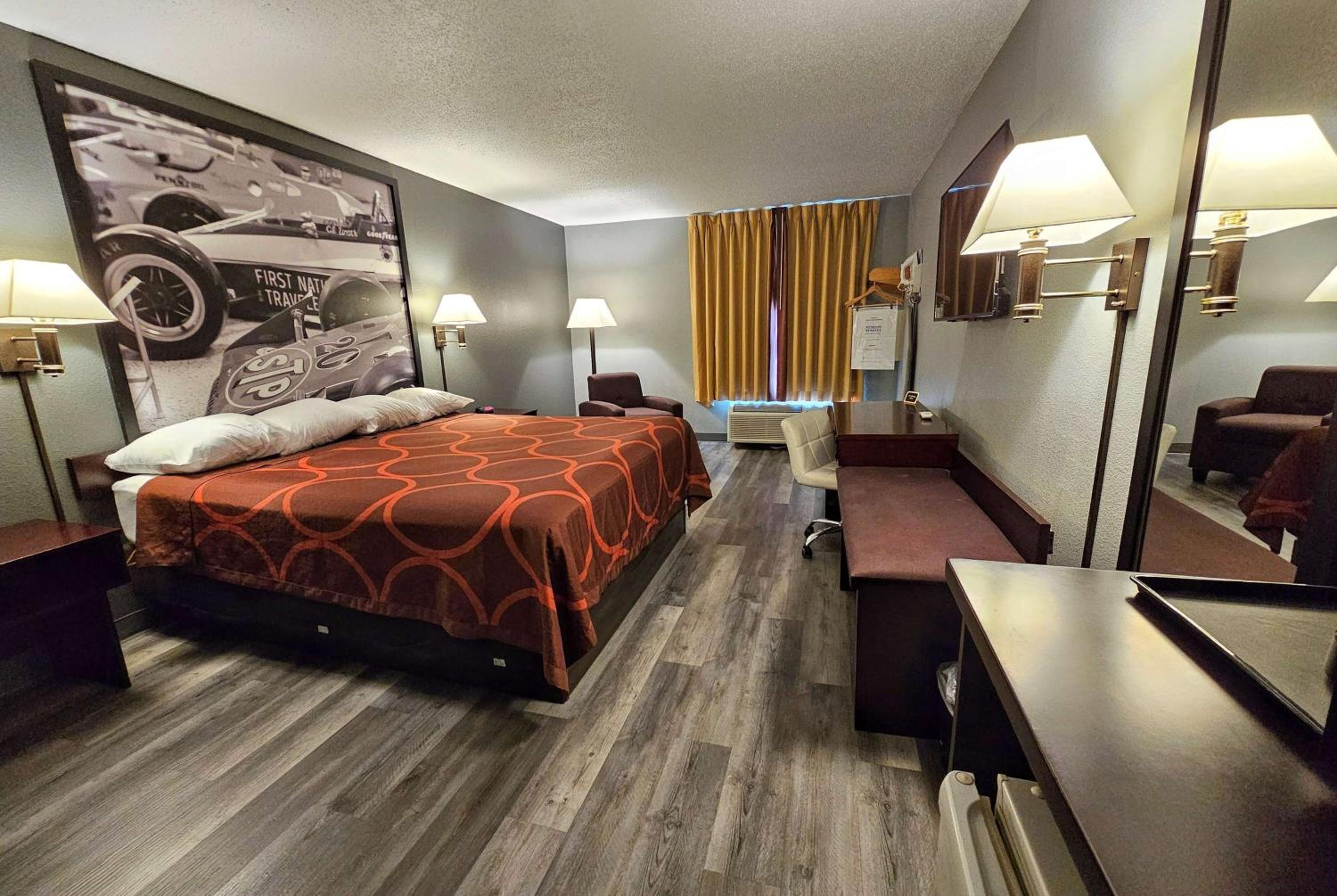 King Room - Non-Smoking photo 1