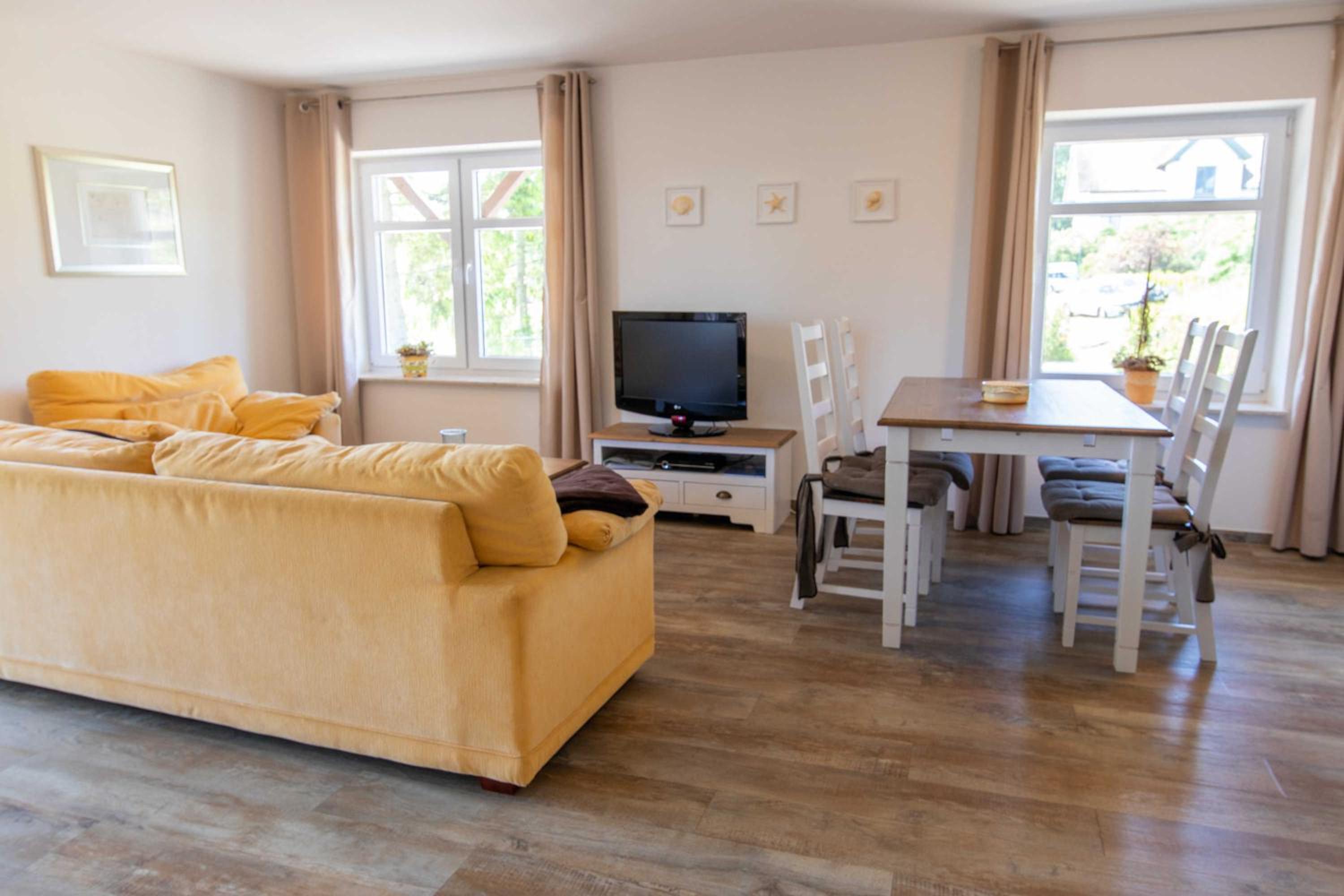 Two-Bedroom Apartment with Terrace photo 2