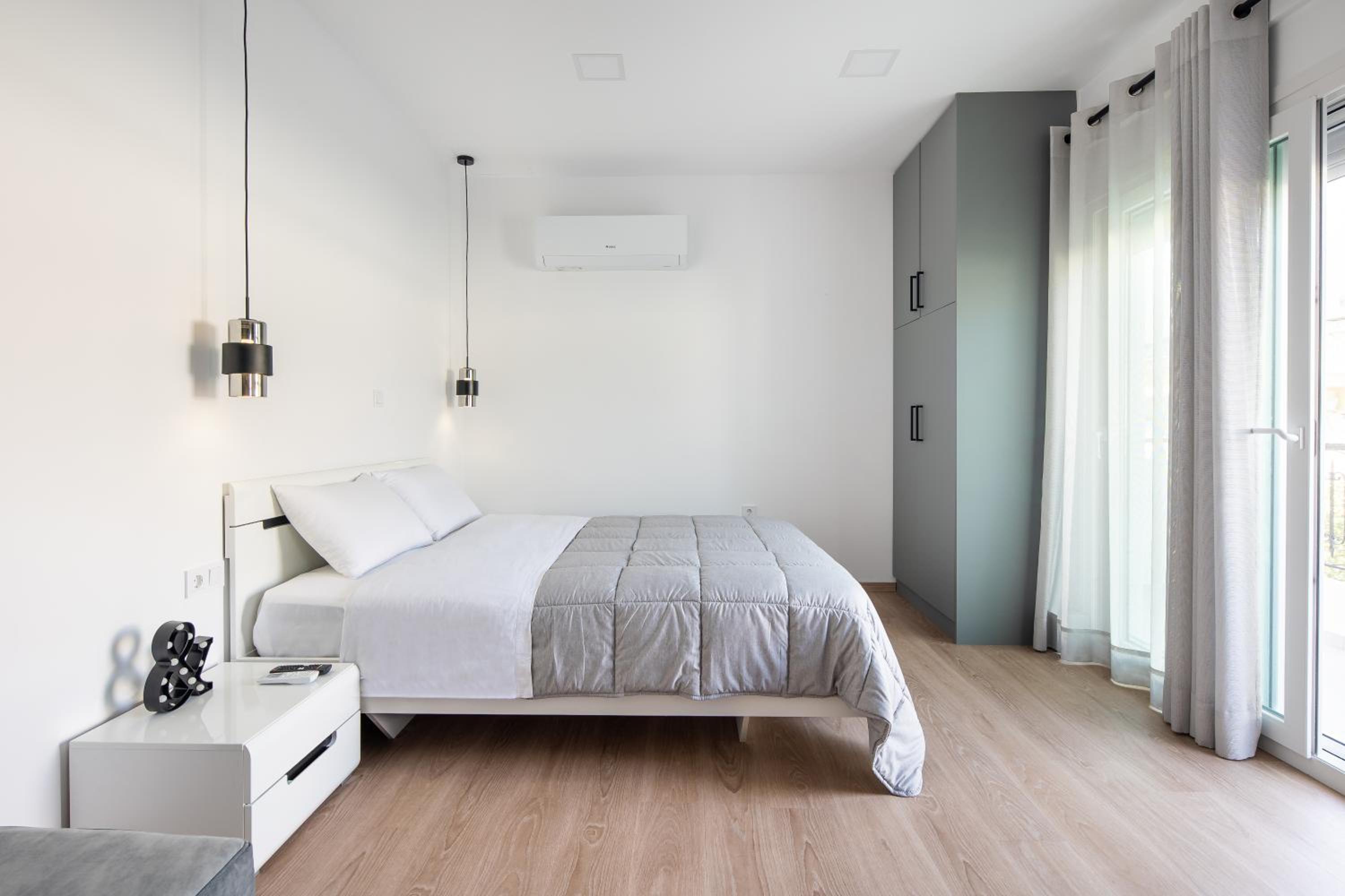 Boutique Studio #4 - Photo 1