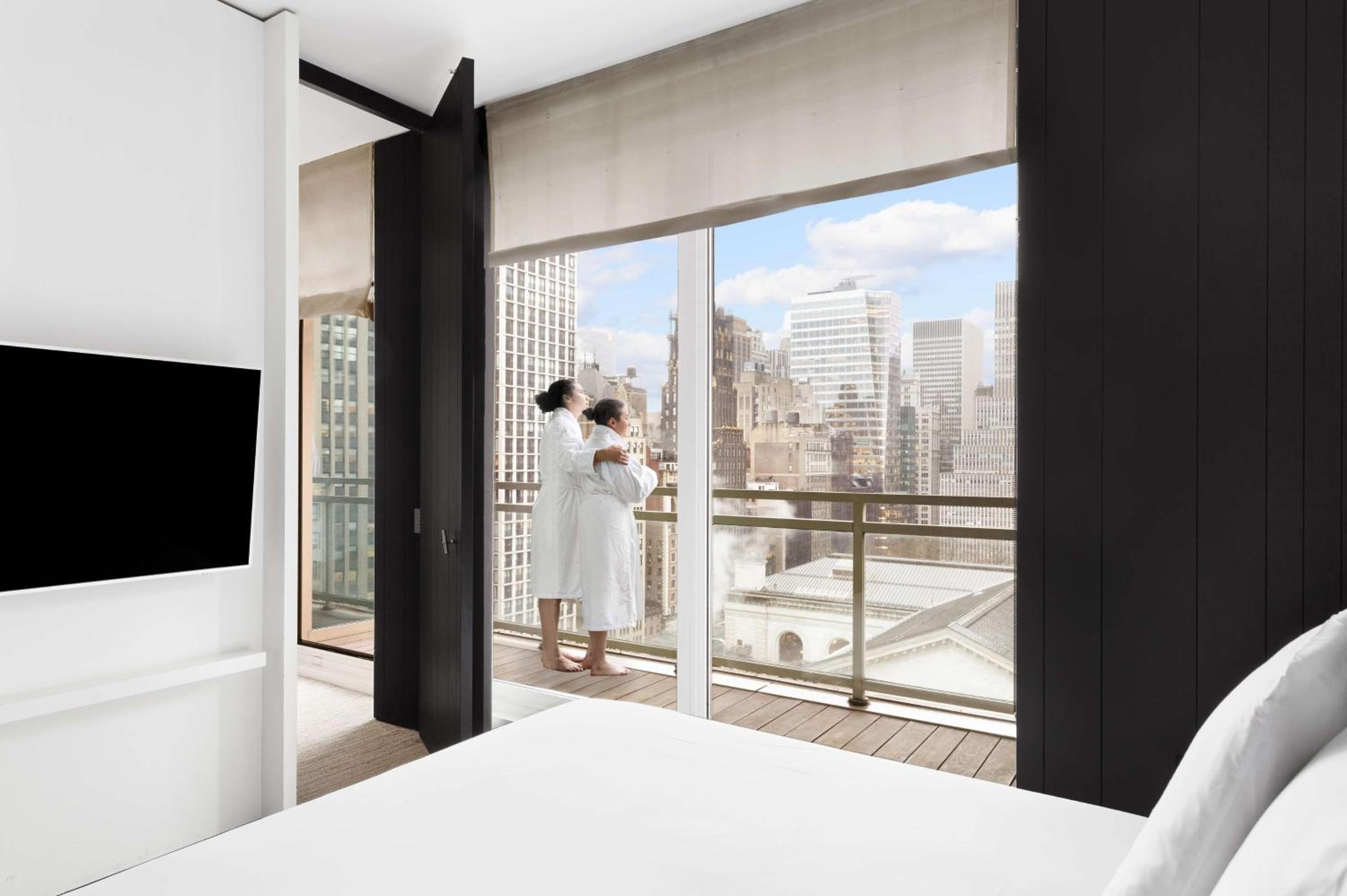 Two-Bedroom Suite thumbnail 5