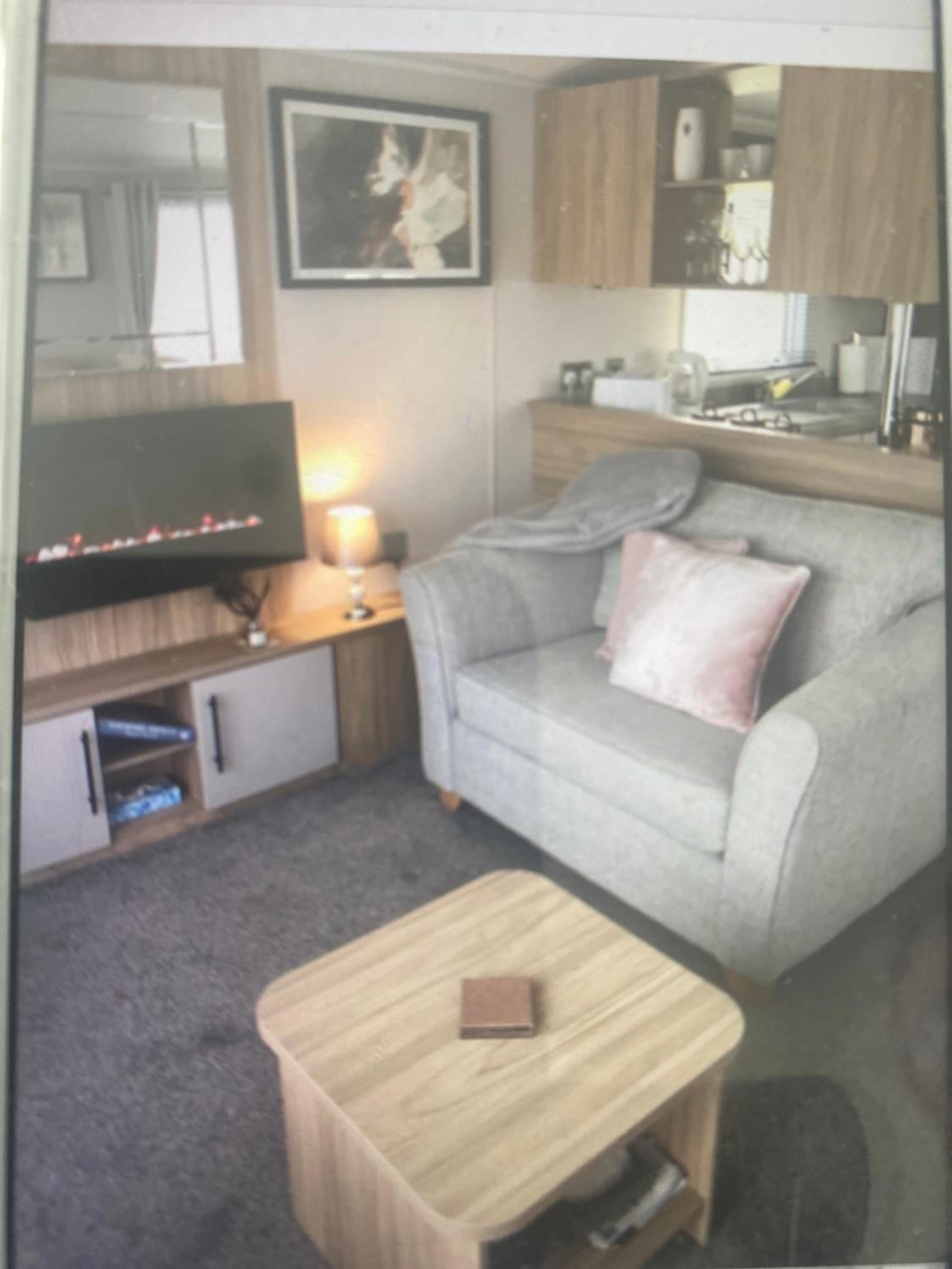 Mobile Home photo 1