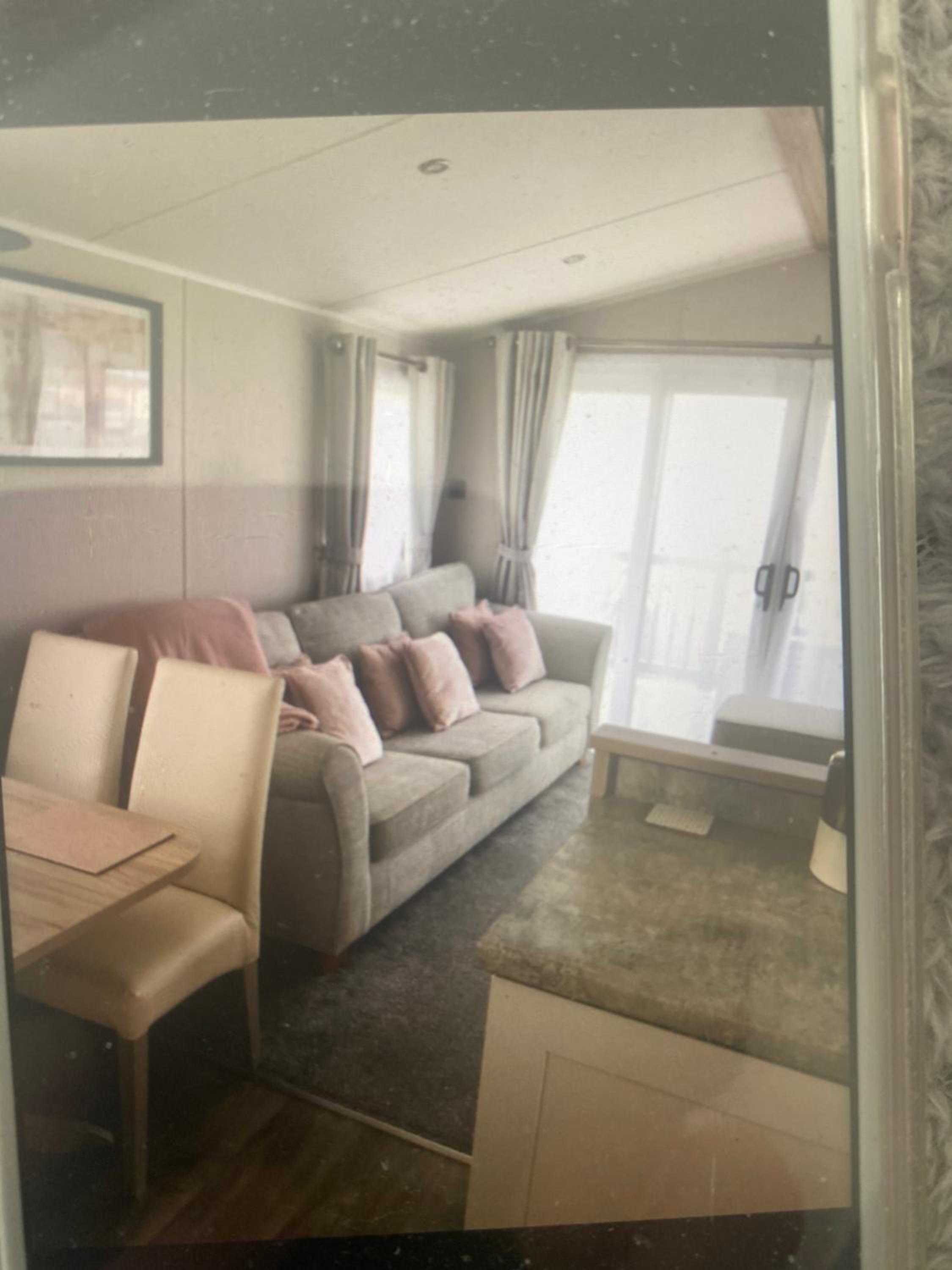 Mobile Home photo 2