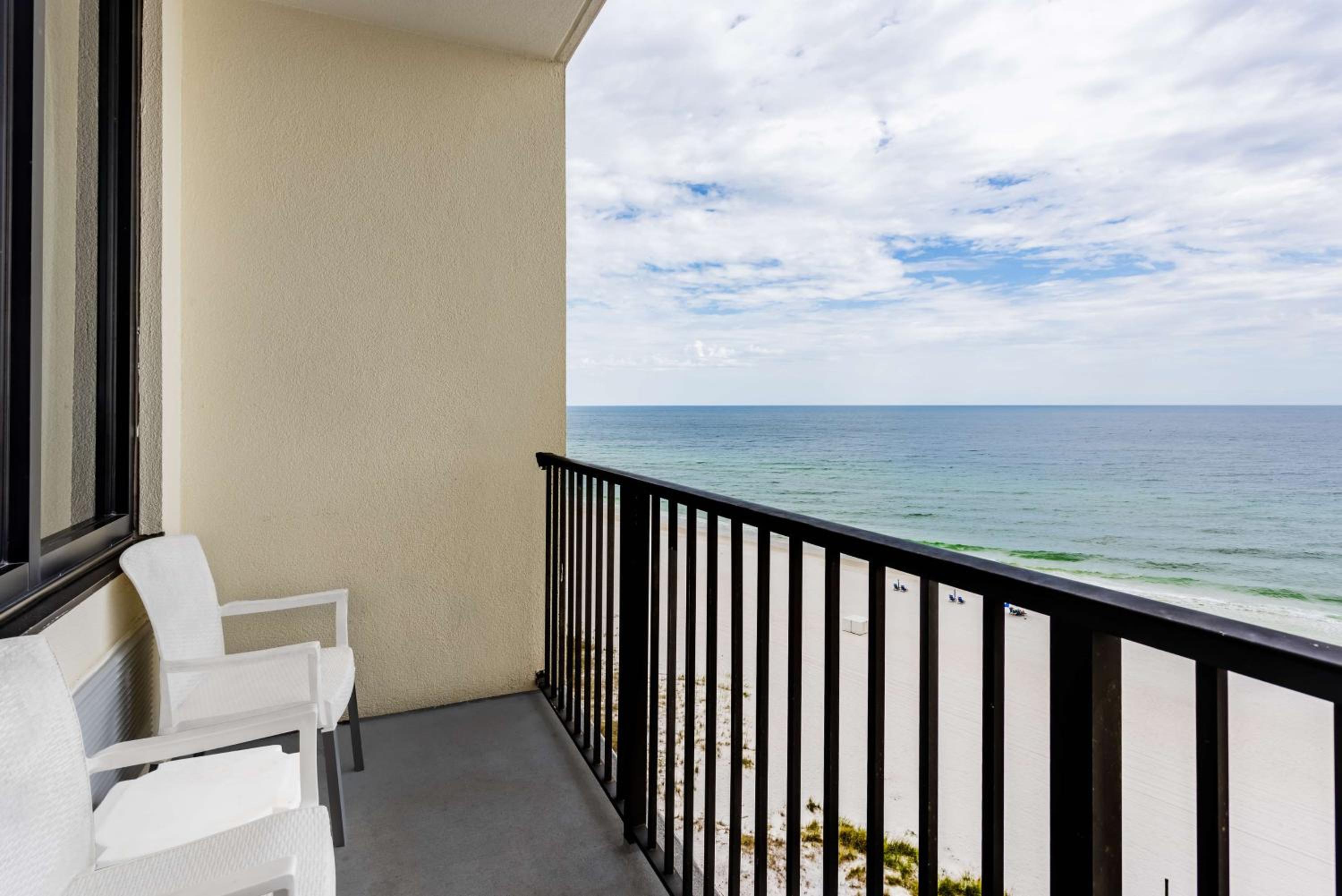 Queen Room with Two Queen Beds and Ocean View - Photo 3