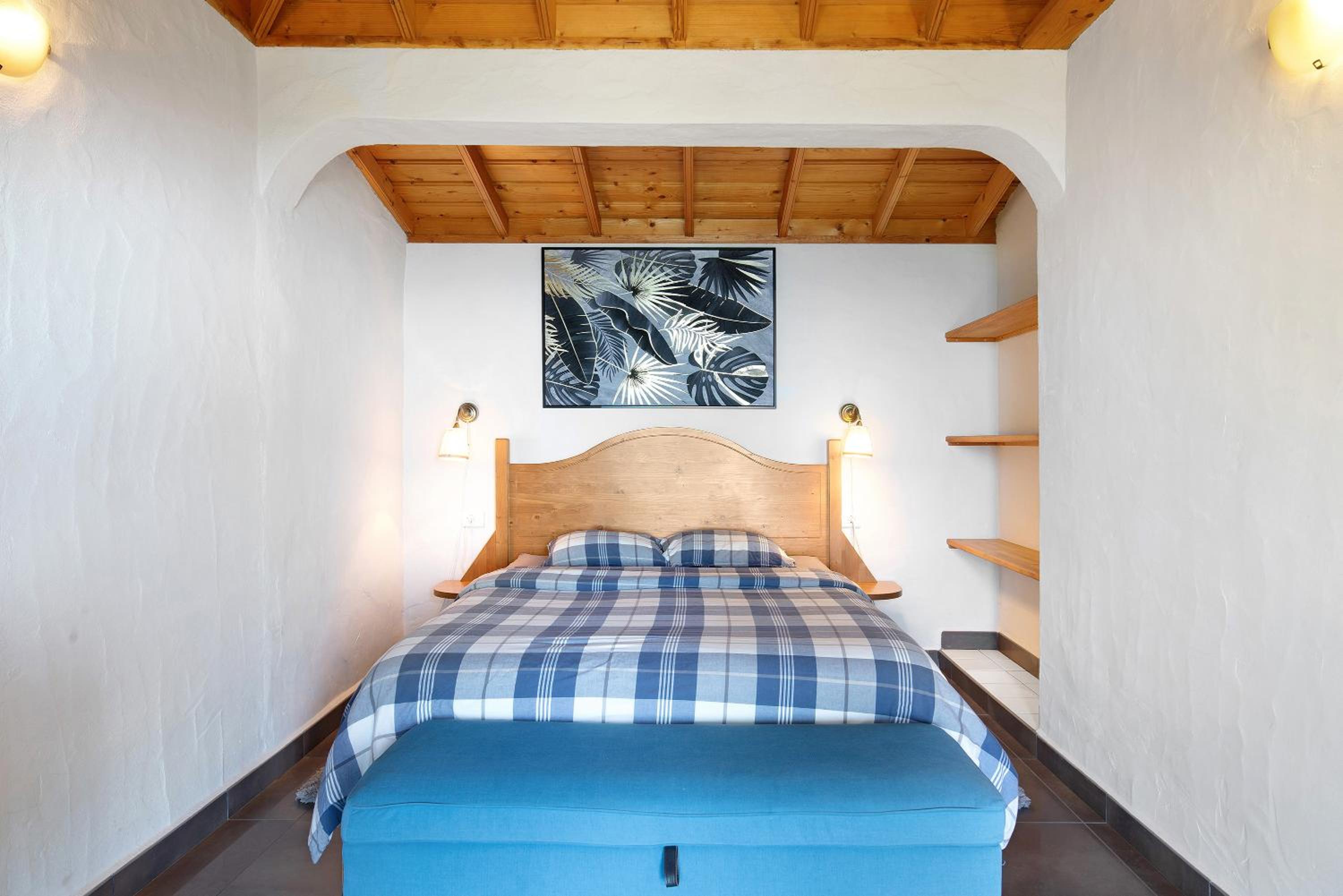 One-Bedroom House - Photo 21