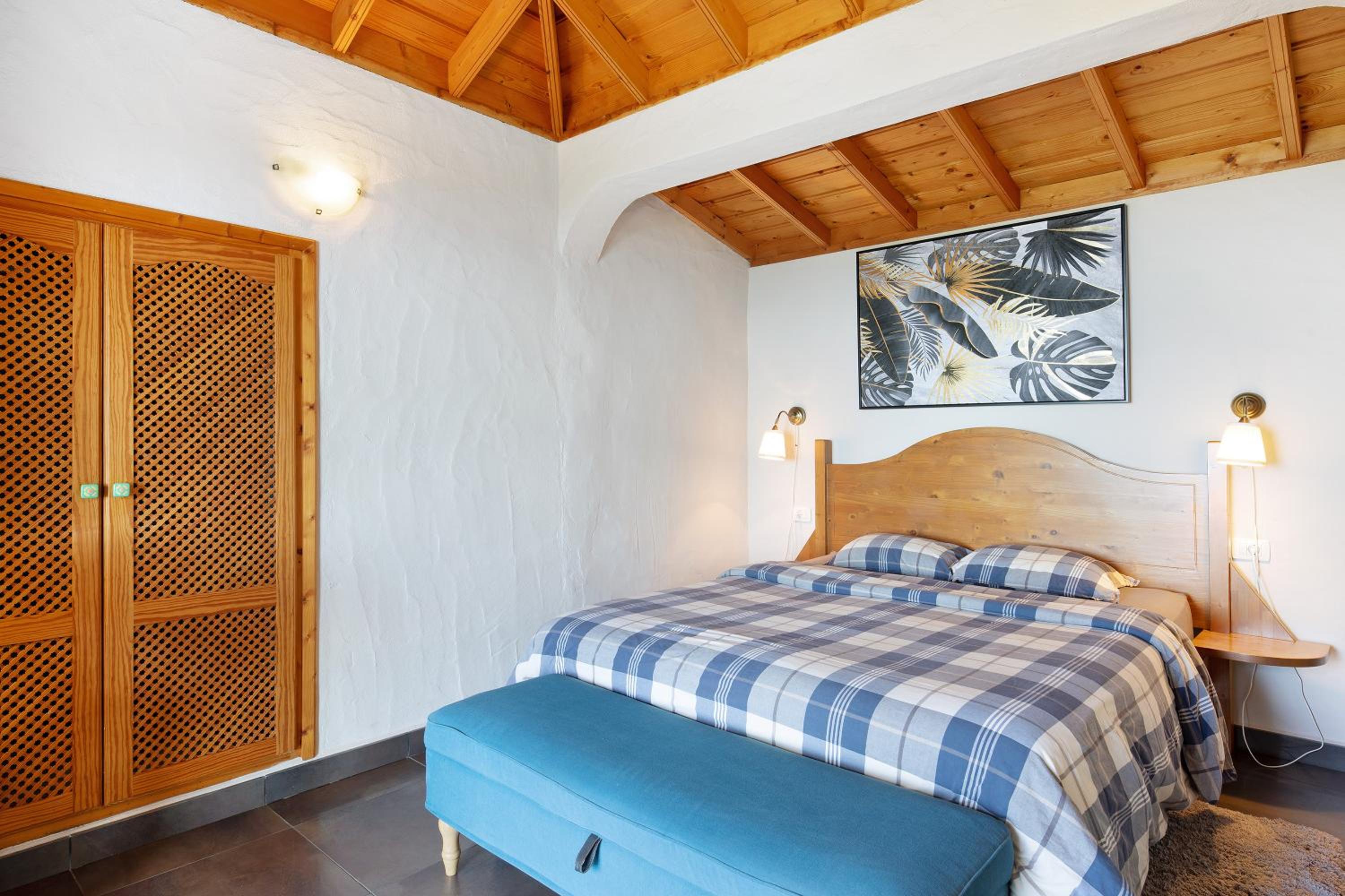 One-Bedroom House - Photo 22