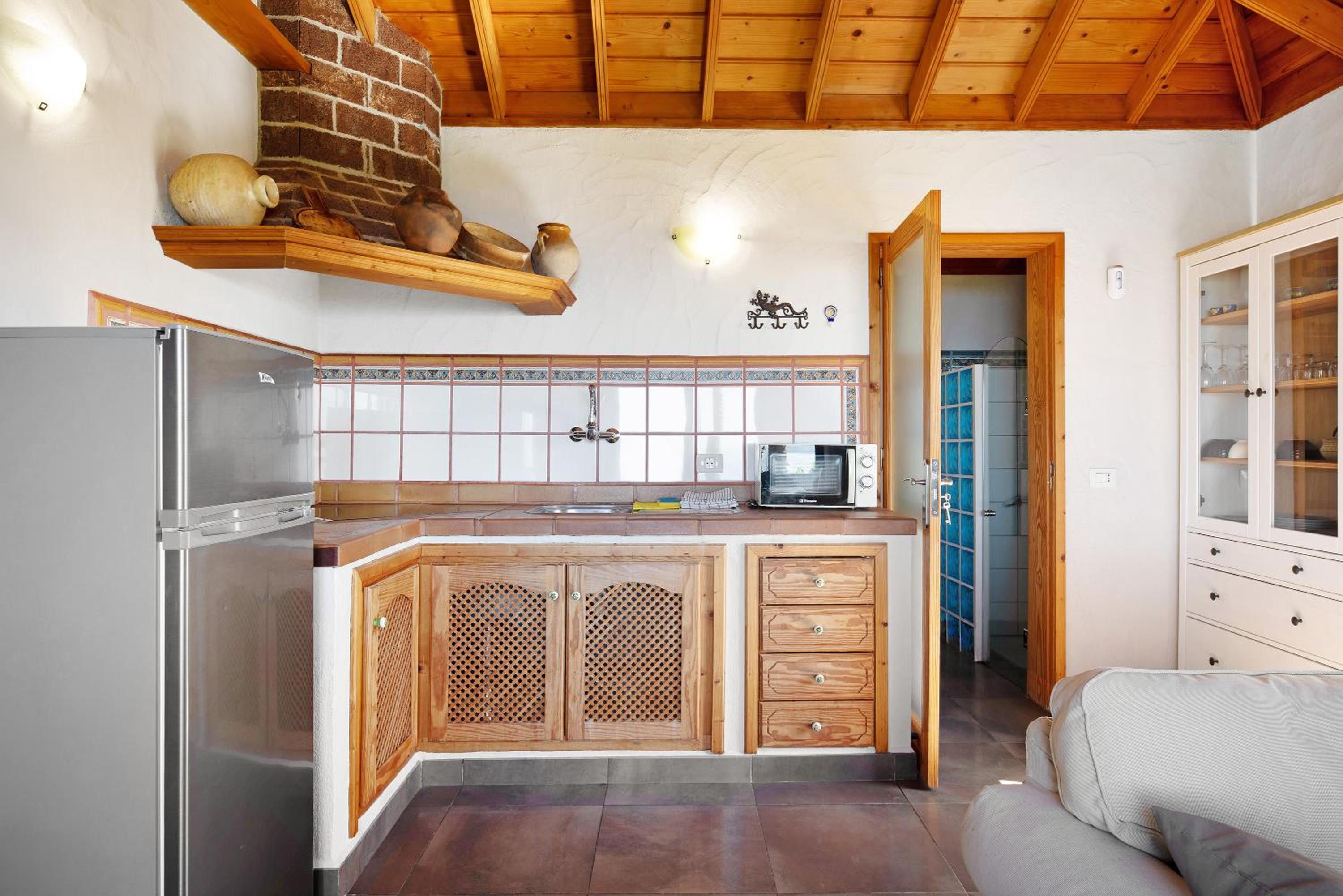 One-Bedroom House - Photo 25