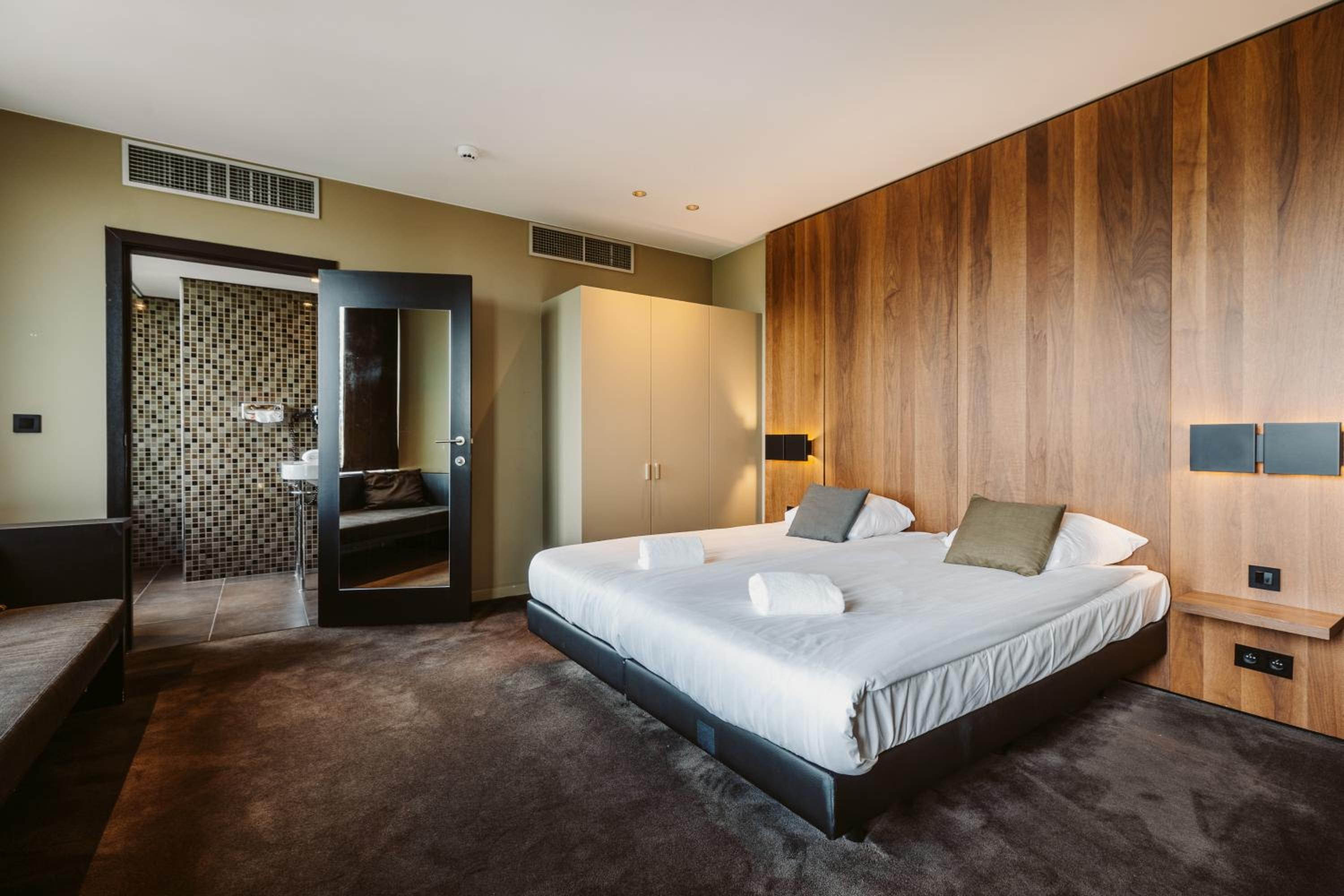 Deluxe Room - Photo 1