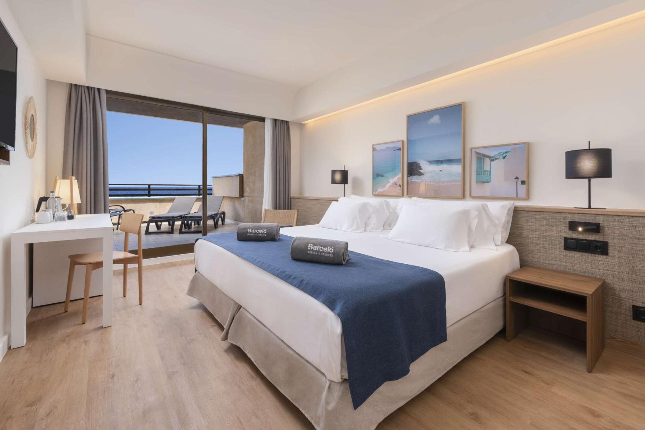 Relax in style with stunning ocean views!