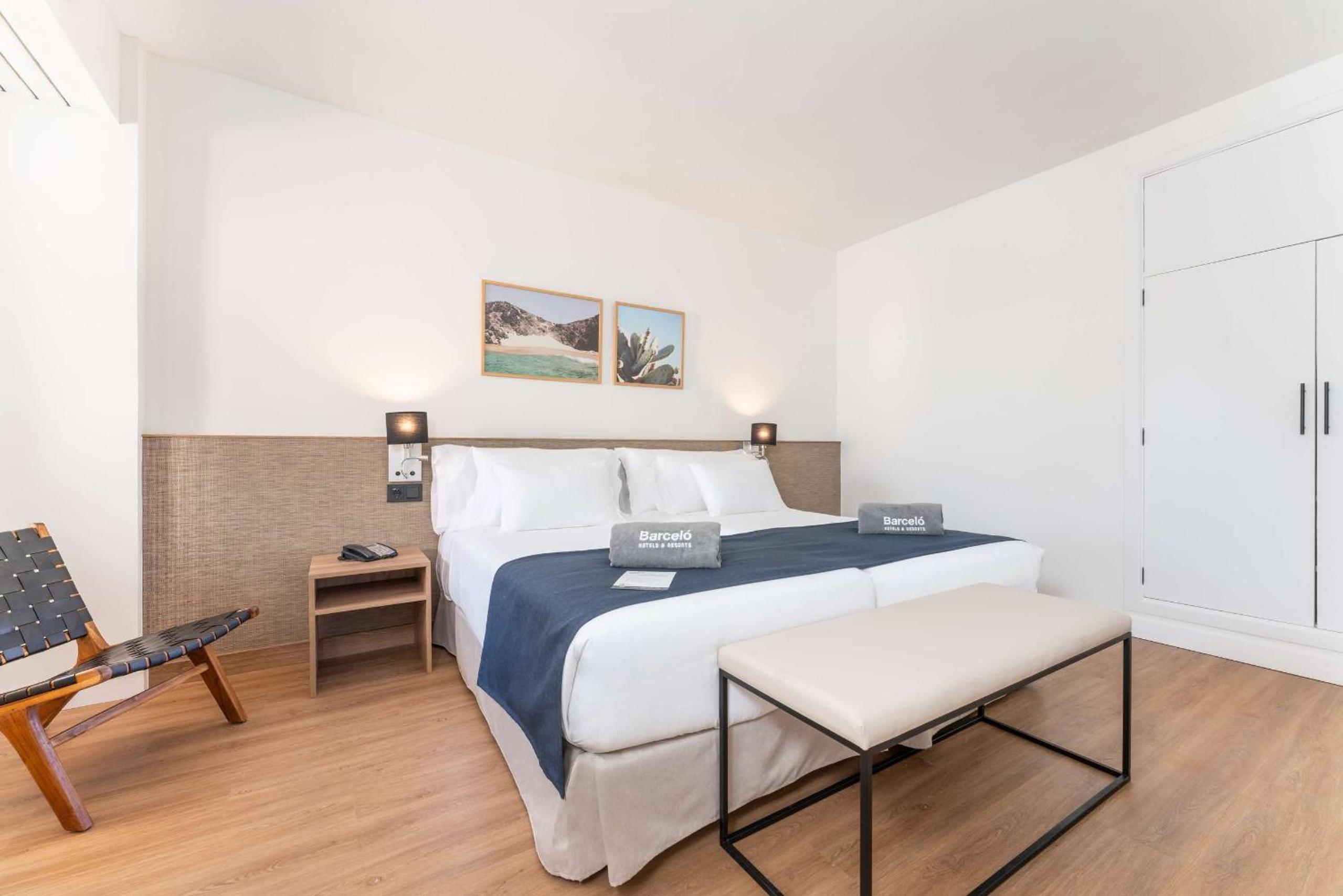 Relax in comfort with our stylish hotel rooms.