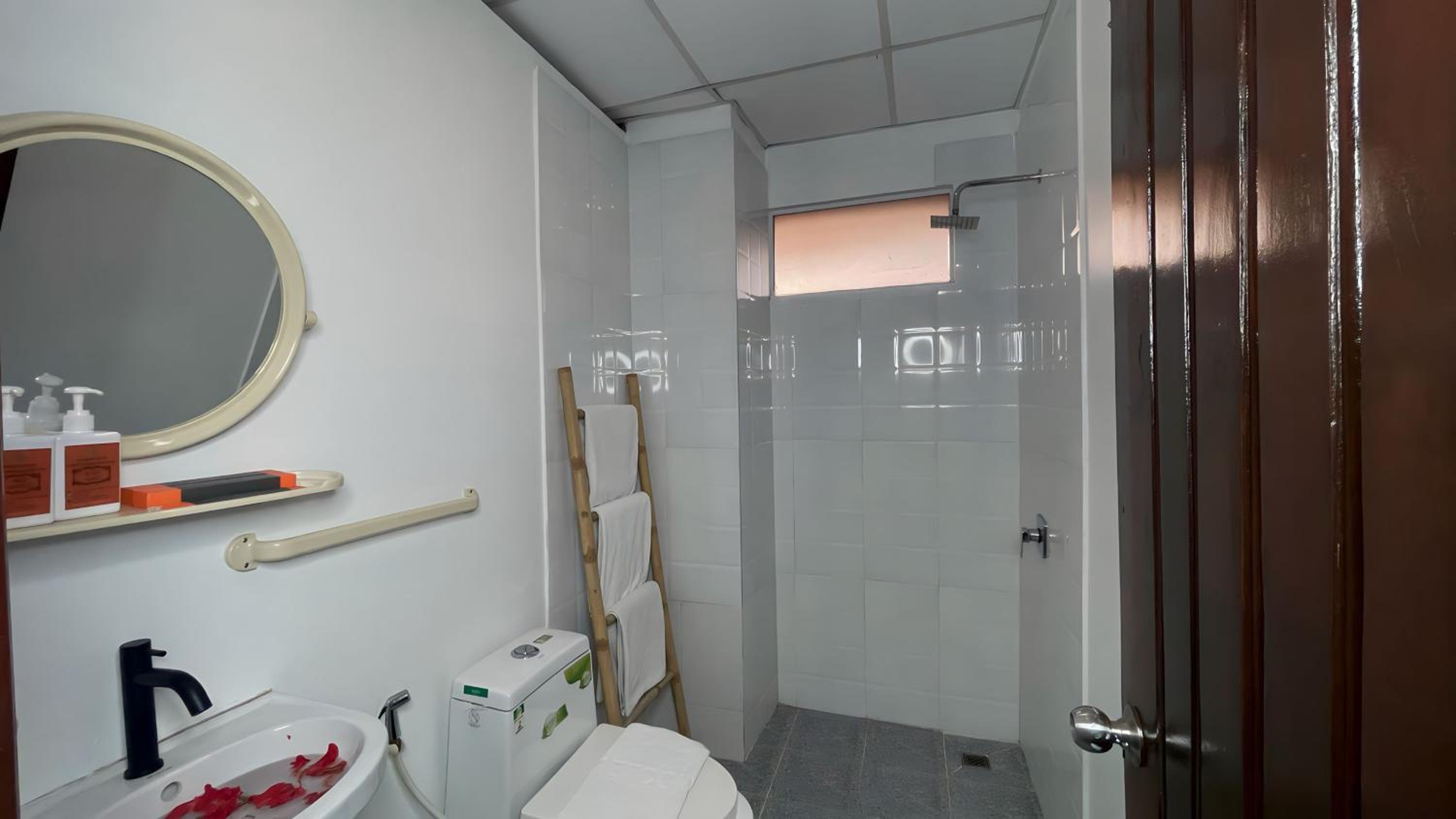Deluxe Double With Terrace City View - Free Pick Up - Photo 12