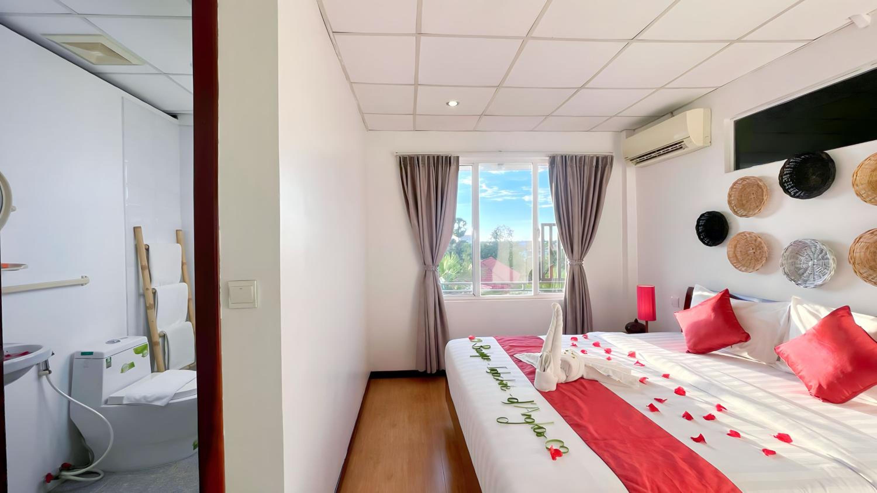 Deluxe Double With Terrace City View - Free Pick Up - Photo 5