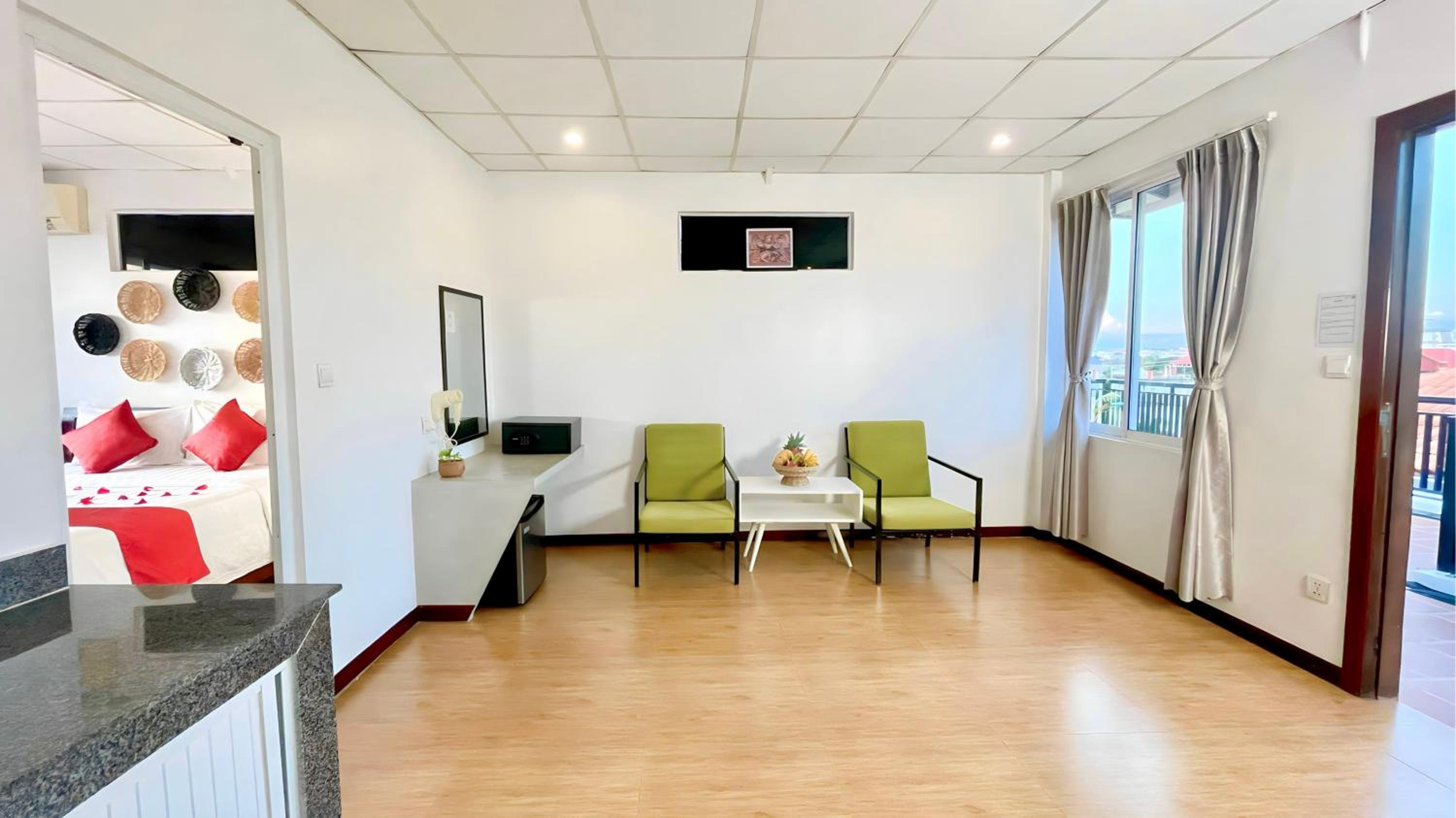 Deluxe Double With Terrace City View - Free Pick Up - Photo 7